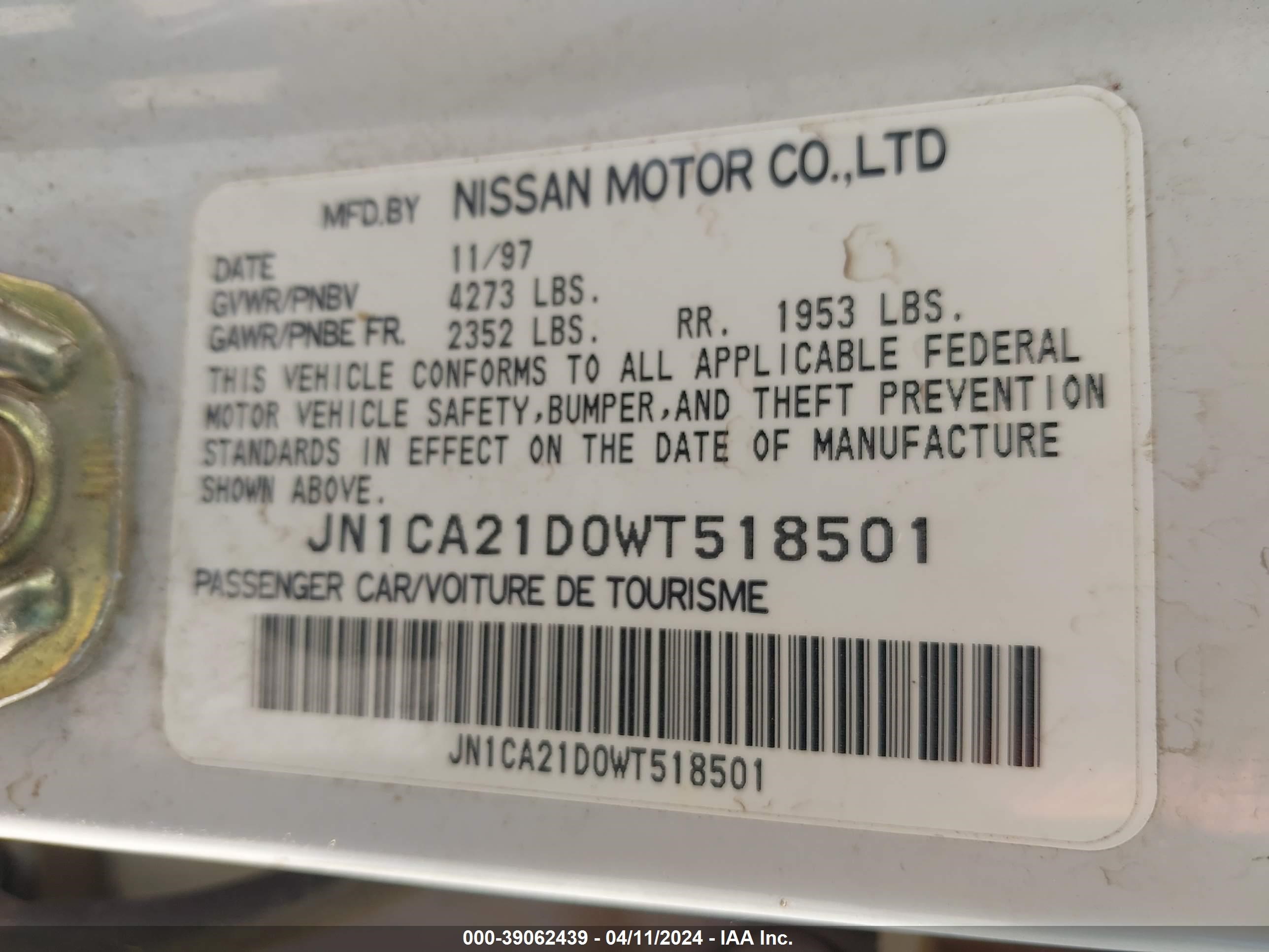 Photo 8 VIN: JN1CA21D0WT518501 - NISSAN MAXIMA 