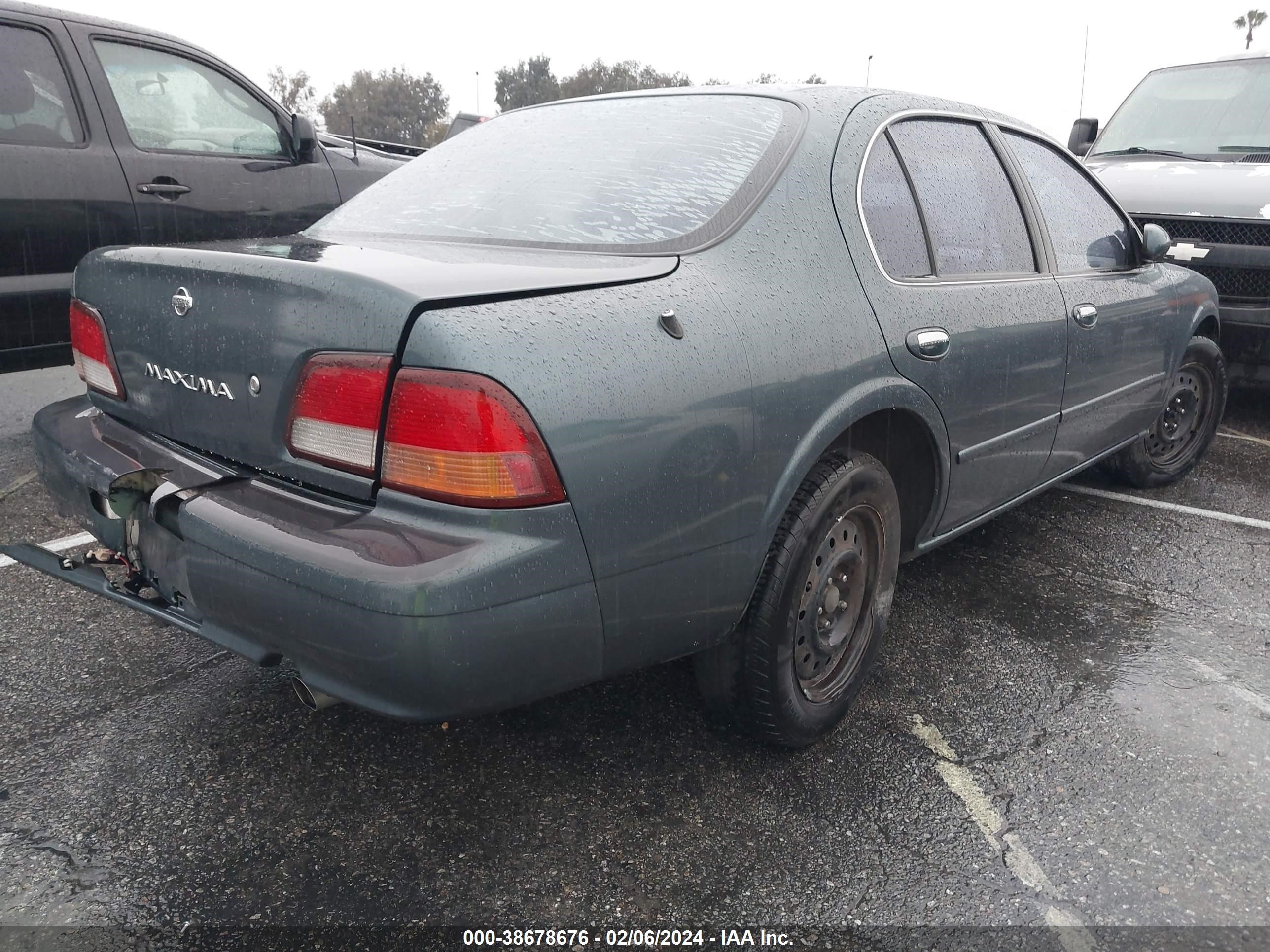 Photo 3 VIN: JN1CA21D0WT603080 - NISSAN MAXIMA 