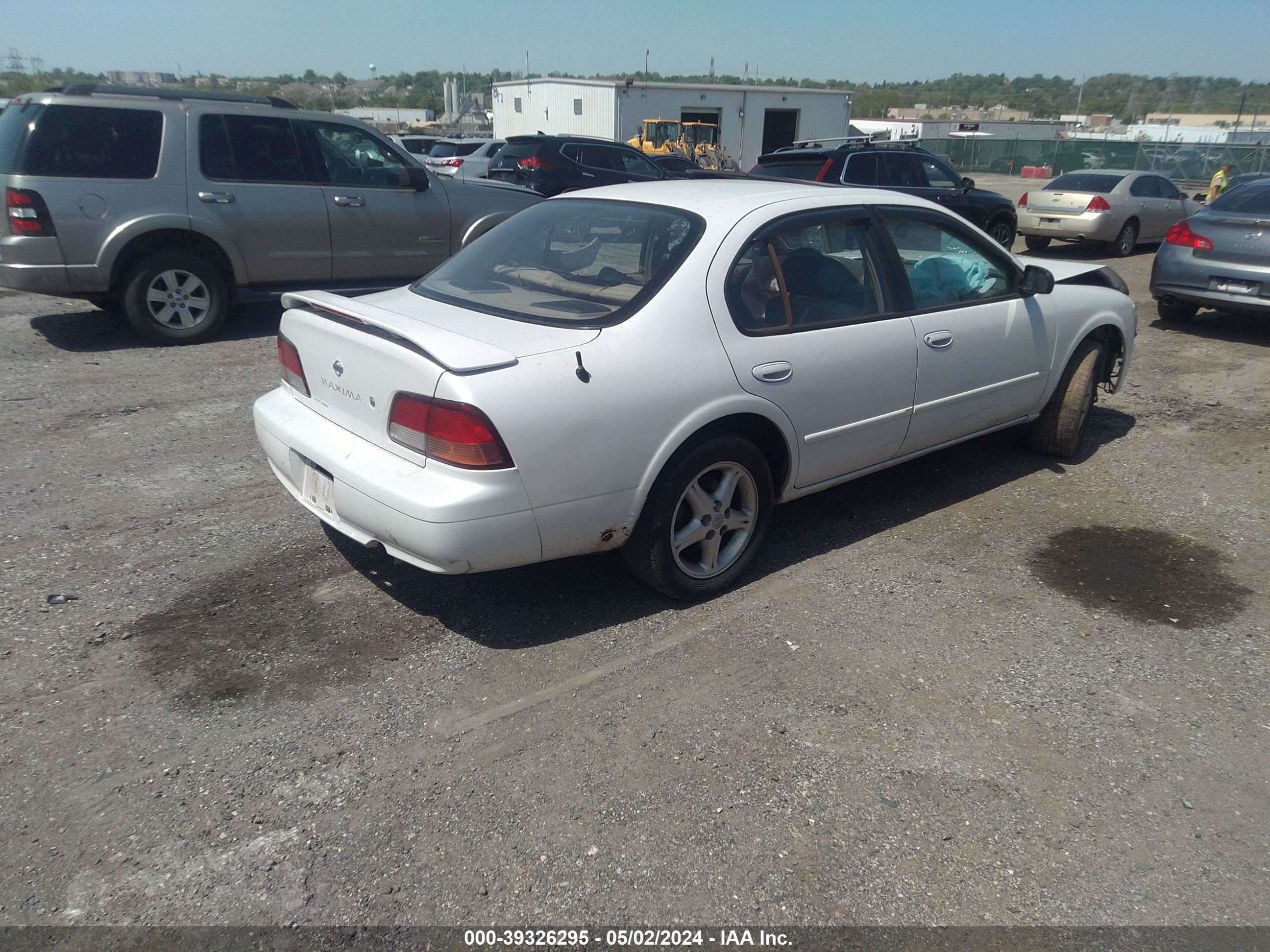 Photo 3 VIN: JN1CA21D1VT846668 - NISSAN MAXIMA 