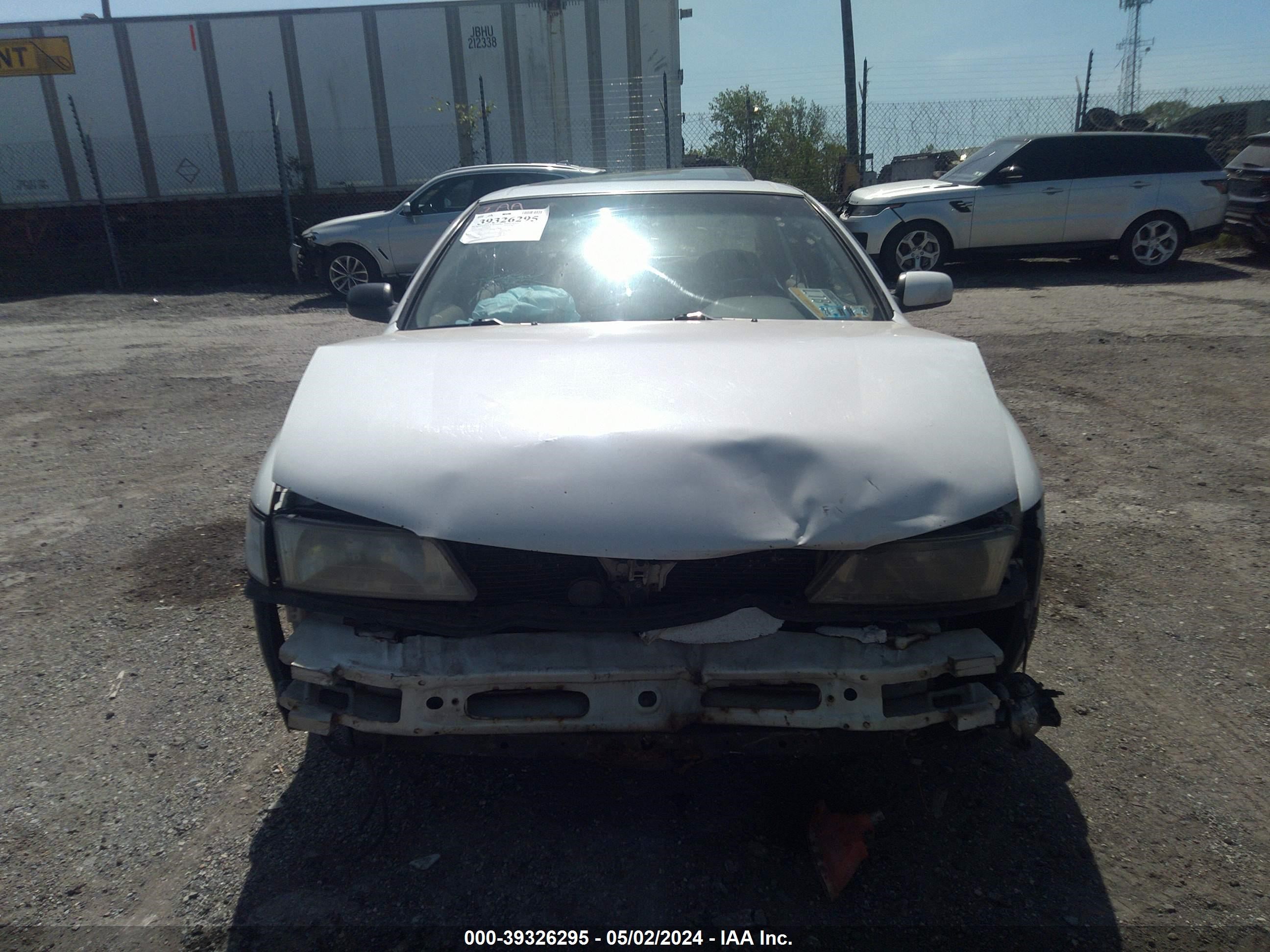 Photo 5 VIN: JN1CA21D1VT846668 - NISSAN MAXIMA 