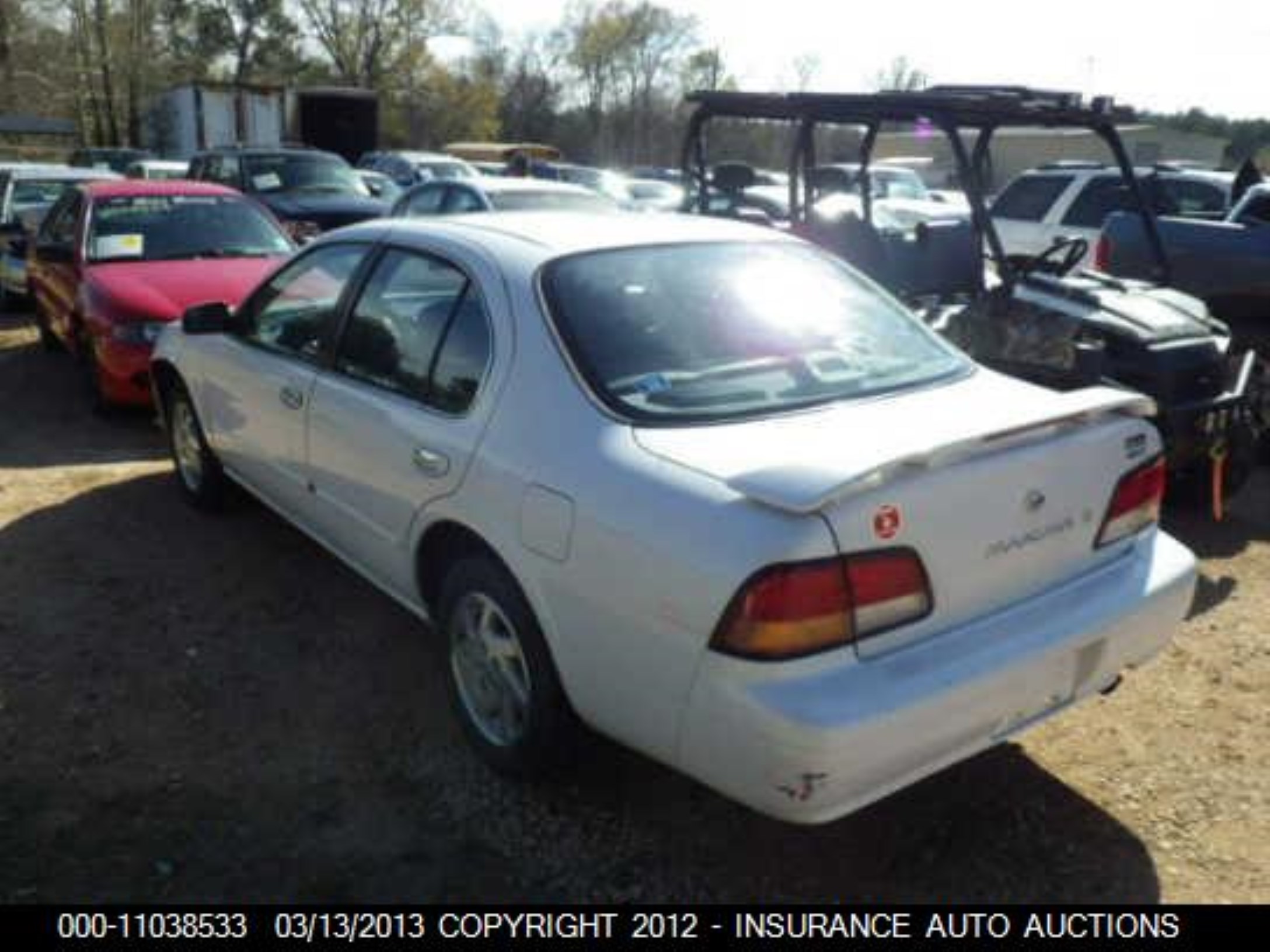 Photo 2 VIN: JN1CA21D1VT853801 - NISSAN MAXIMA 