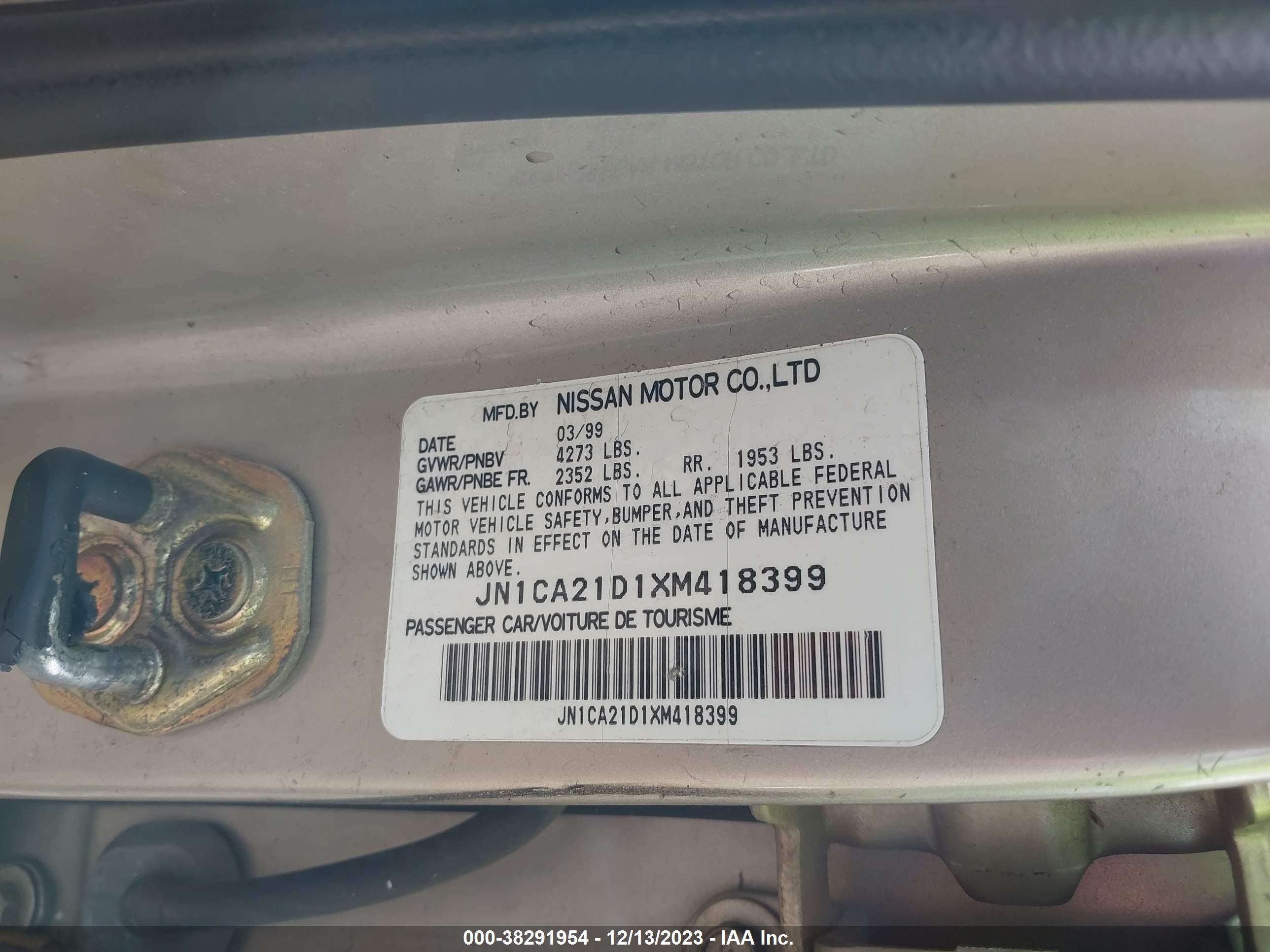 Photo 8 VIN: JN1CA21D1XM418399 - NISSAN MAXIMA 