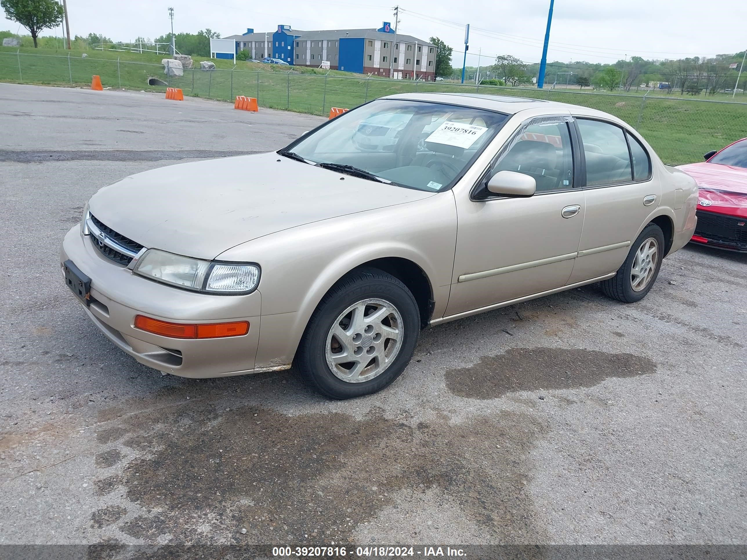 Photo 1 VIN: JN1CA21D3VT837177 - NISSAN MAXIMA 