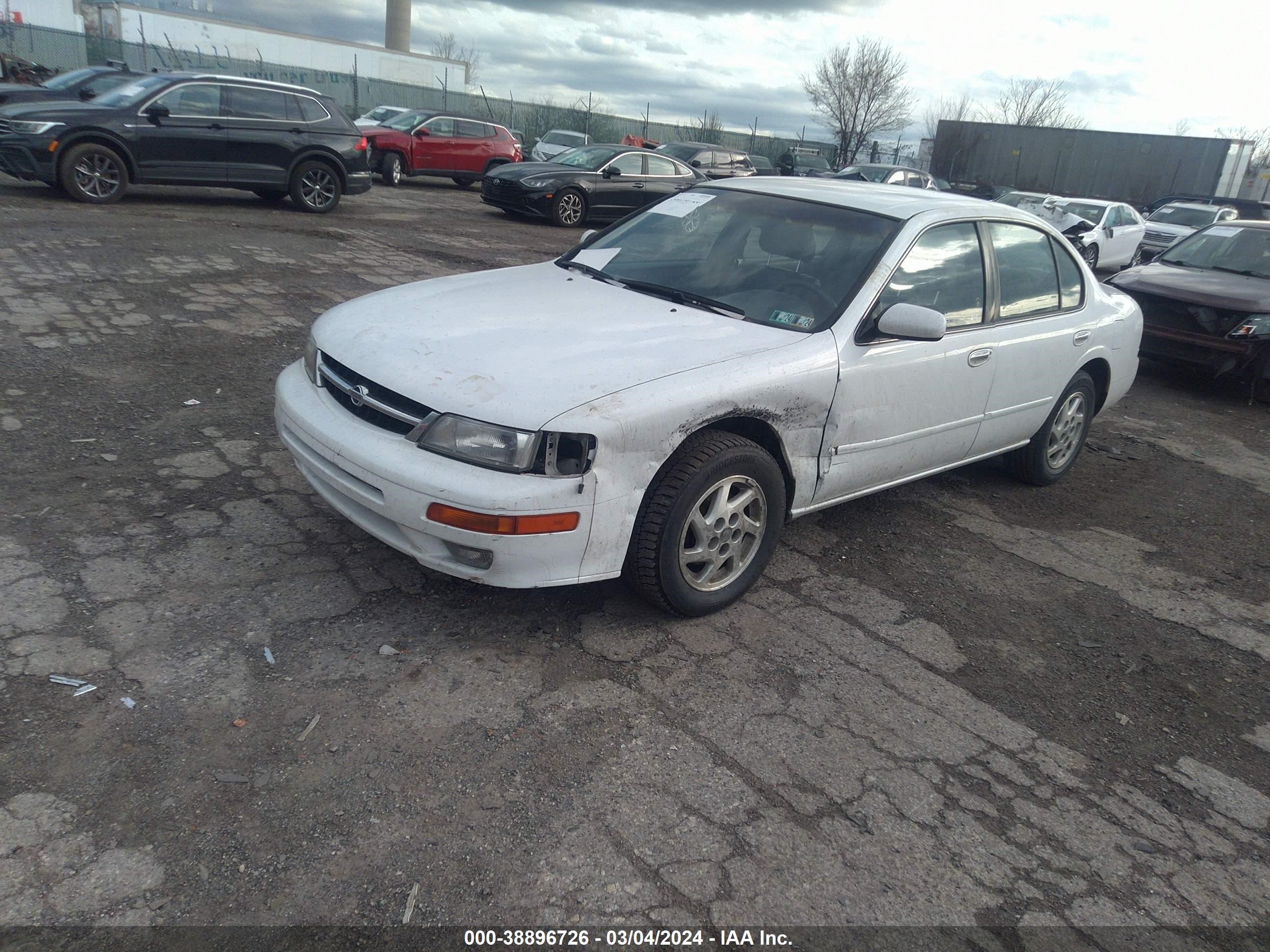 Photo 1 VIN: JN1CA21D3WT525913 - NISSAN MAXIMA 