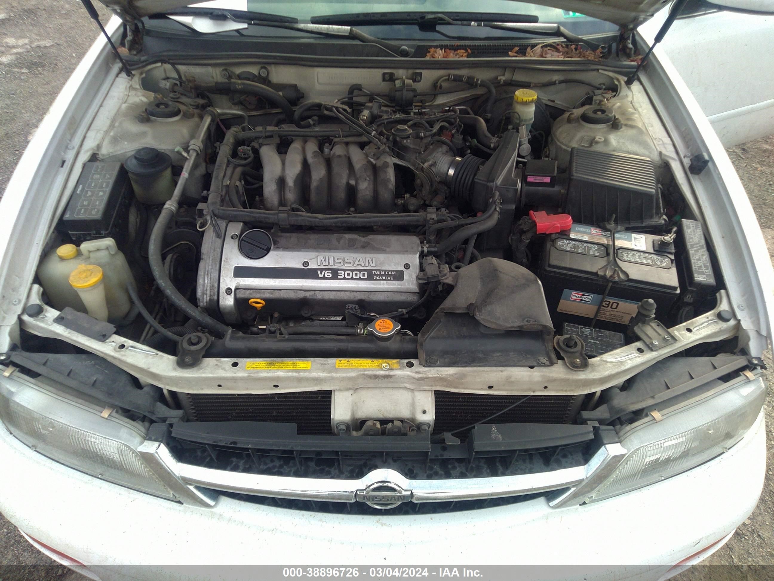 Photo 9 VIN: JN1CA21D3WT525913 - NISSAN MAXIMA 