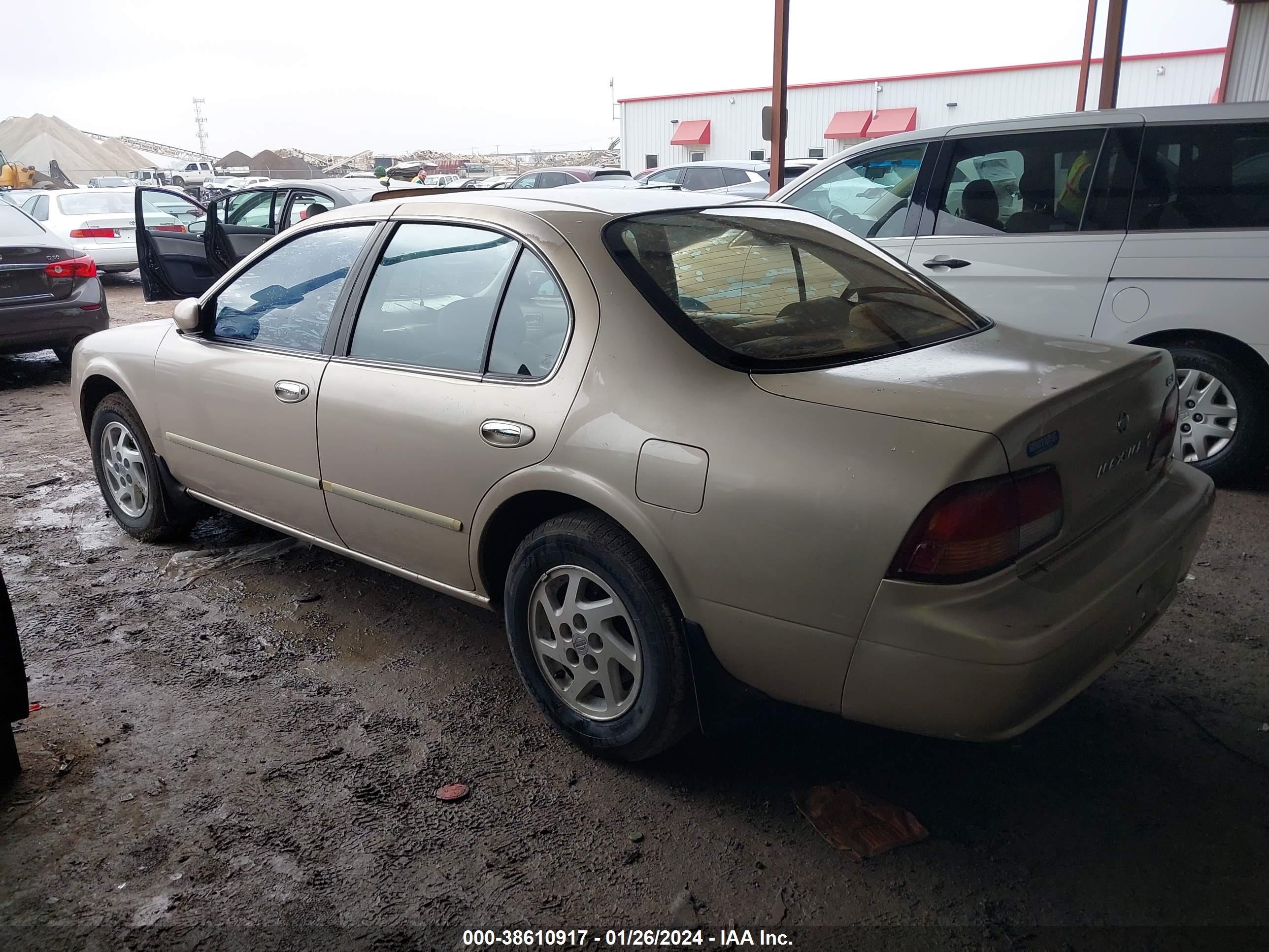 Photo 2 VIN: JN1CA21D5VT862839 - NISSAN MAXIMA 