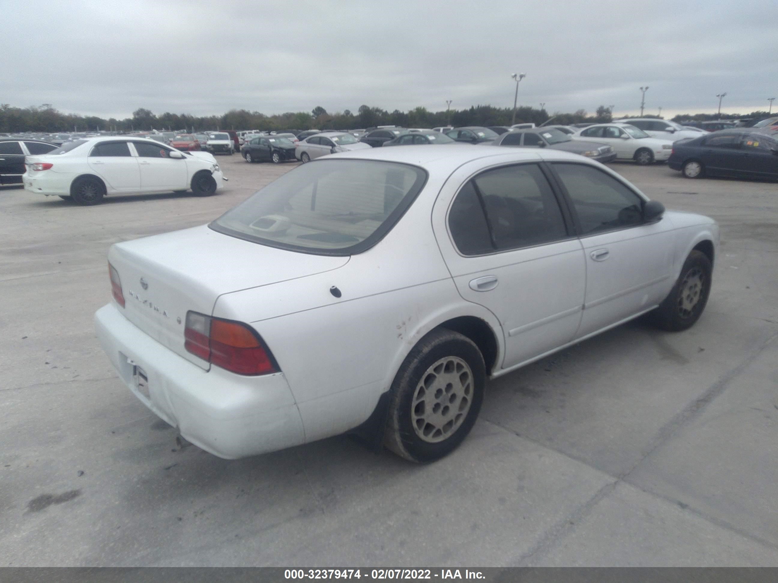 Photo 3 VIN: JN1CA21D8ST052536 - NISSAN MAXIMA 