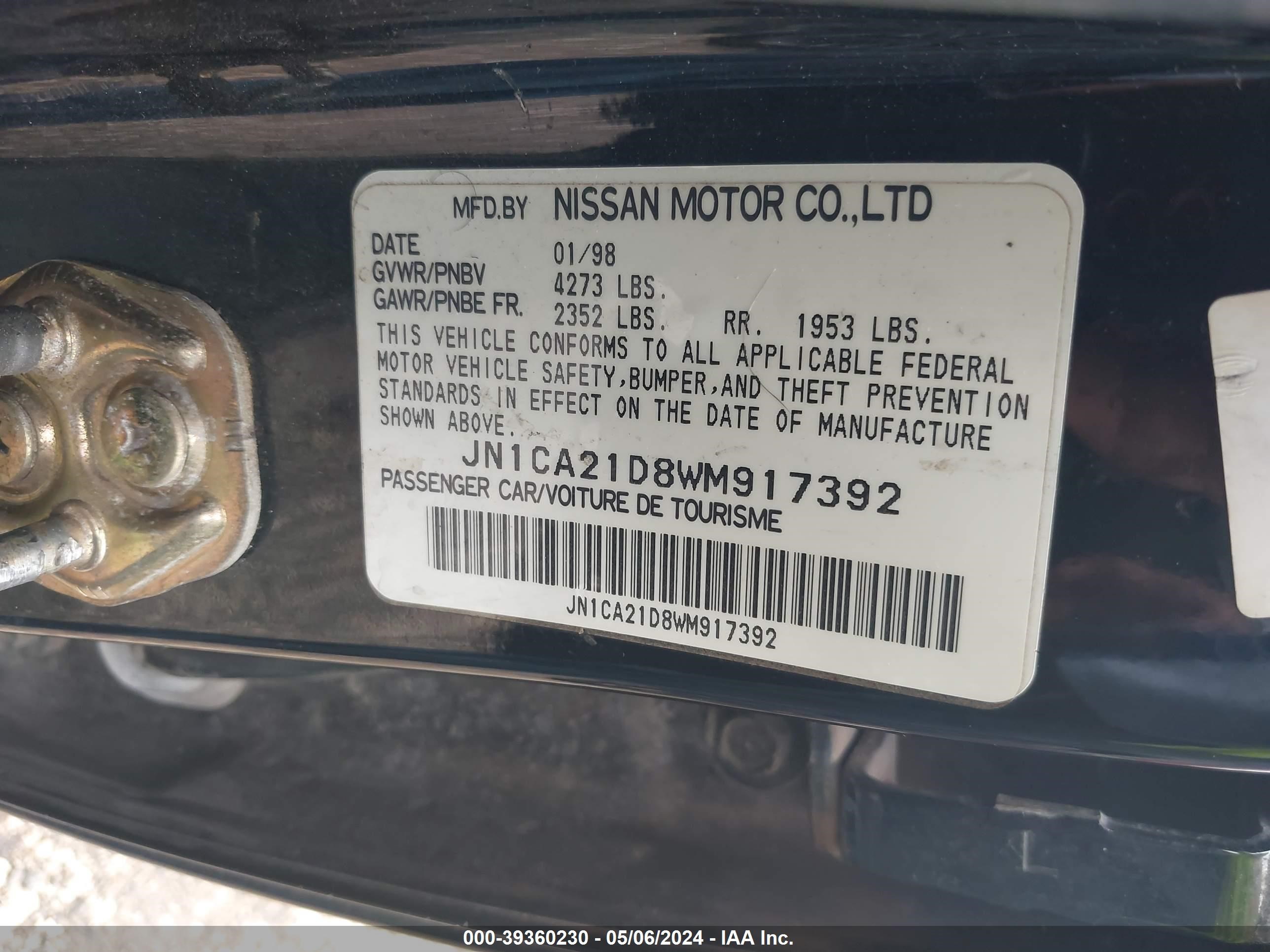 Photo 8 VIN: JN1CA21D8WM917392 - NISSAN MAXIMA 