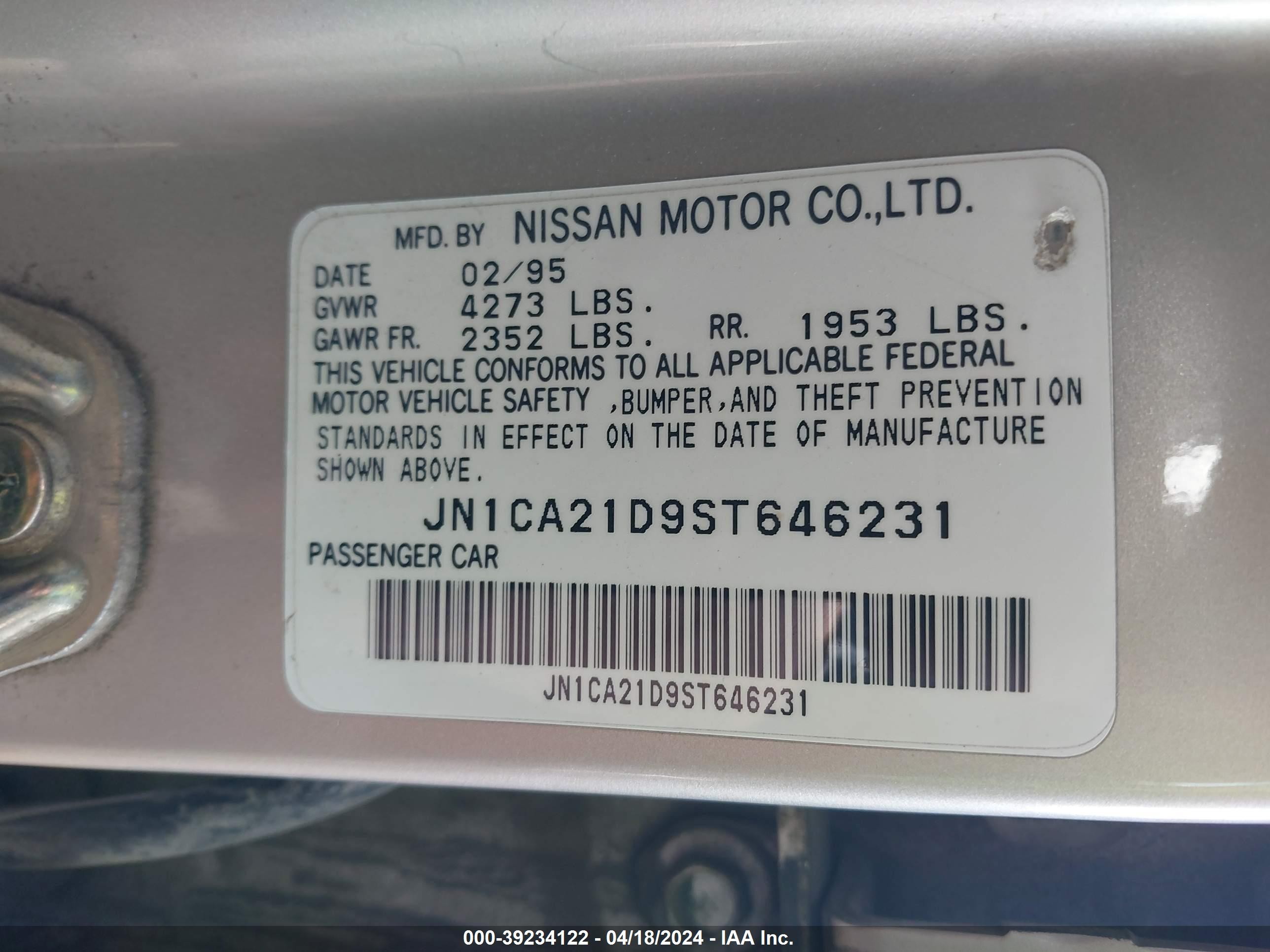 Photo 8 VIN: JN1CA21D9ST646231 - NISSAN MAXIMA 