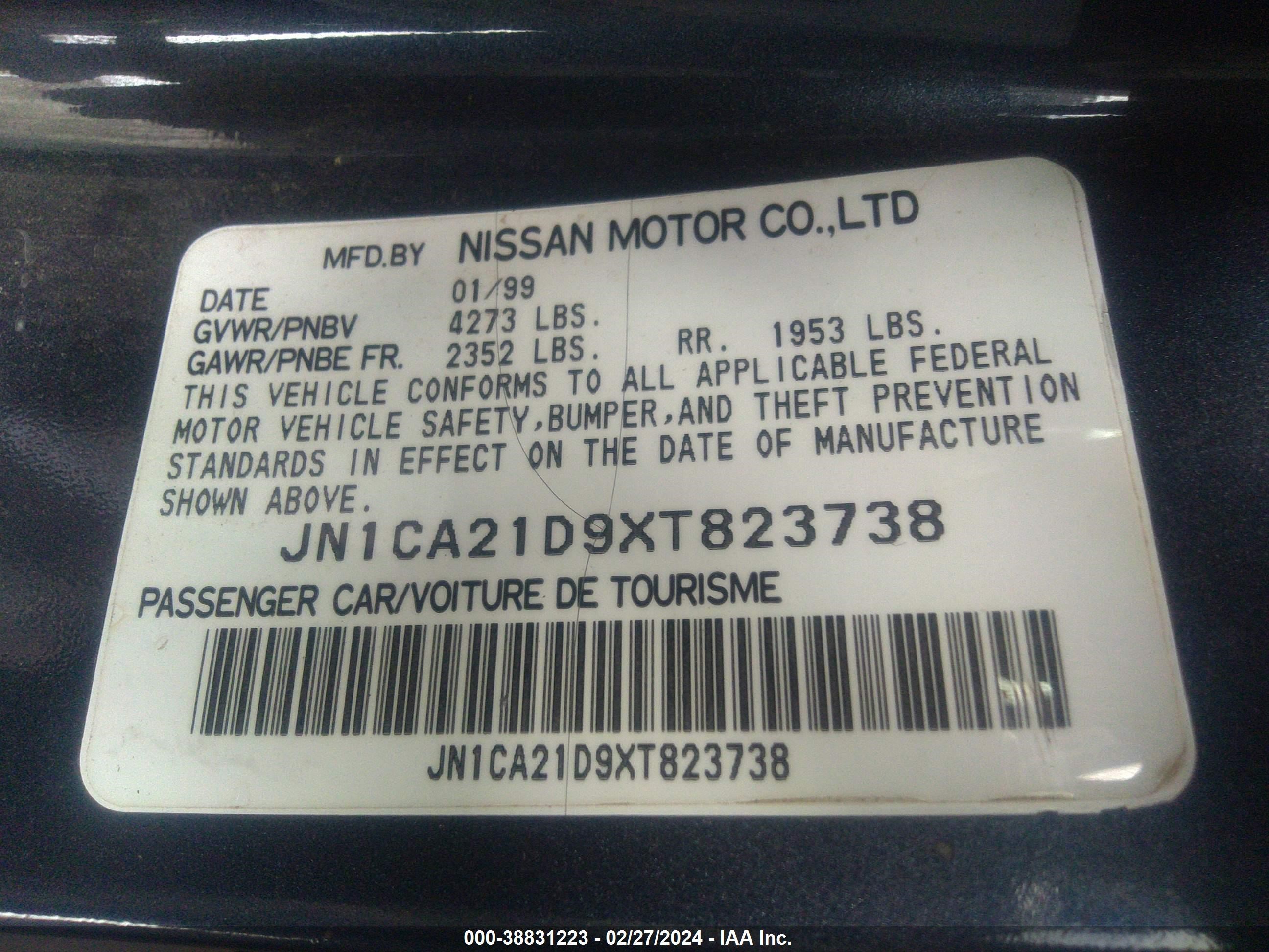 Photo 8 VIN: JN1CA21D9XT823738 - NISSAN MAXIMA 