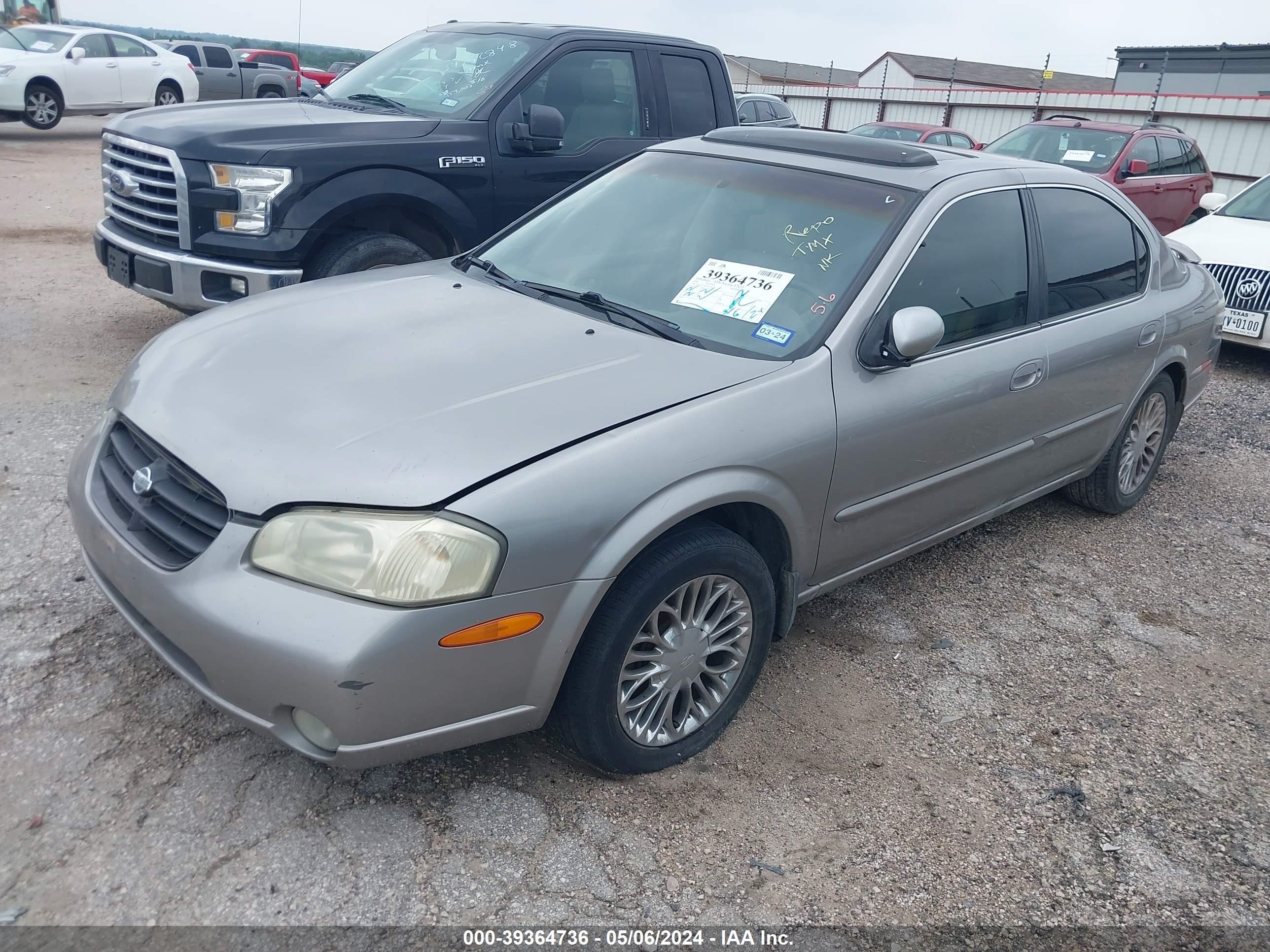 Photo 1 VIN: JN1CA31D01T811927 - NISSAN MAXIMA 