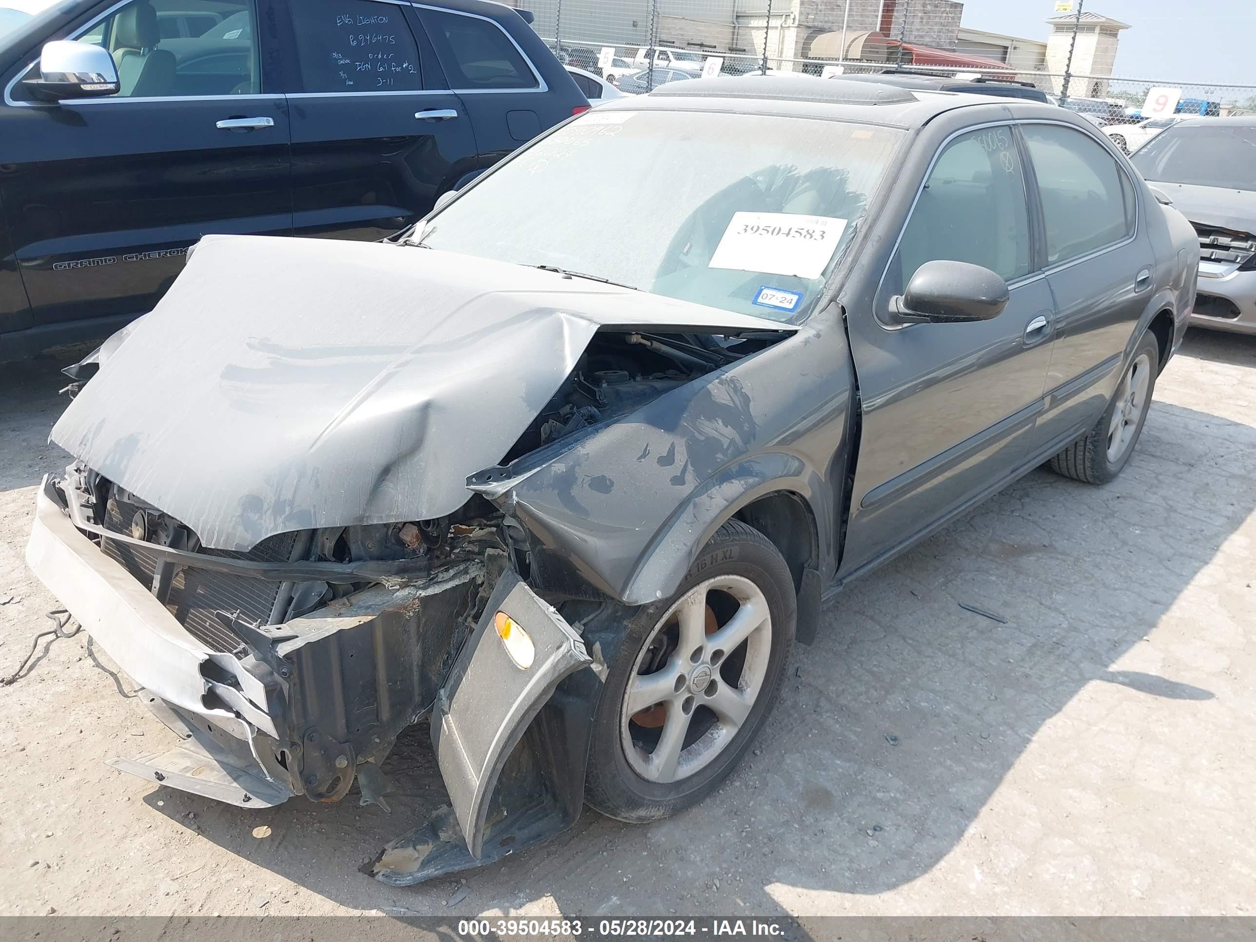 Photo 1 VIN: JN1CA31D0YT550065 - NISSAN MAXIMA 