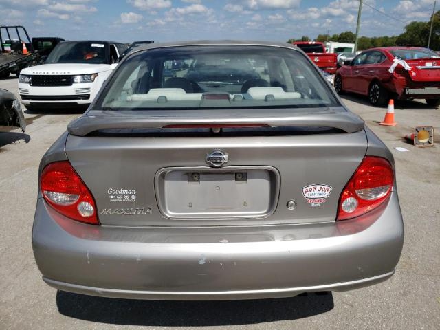 Photo 5 VIN: JN1CA31D1YT763381 - NISSAN MAXIMA GLE 