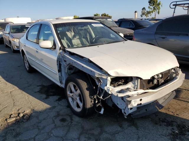 Photo 3 VIN: JN1CA31D31T607347 - NISSAN MAXIMA GXE 