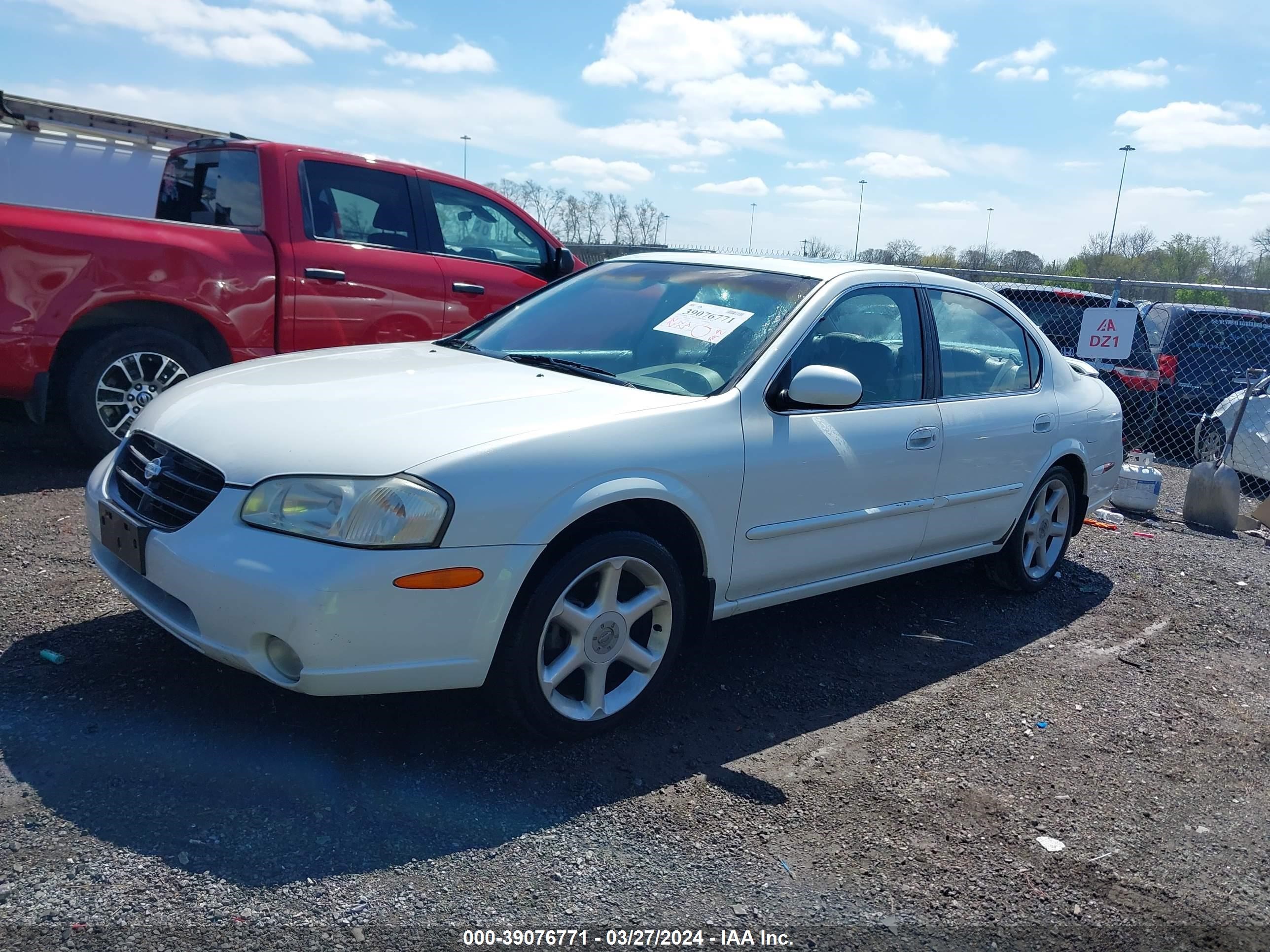 Photo 1 VIN: JN1CA31D5YT533388 - NISSAN MAXIMA 