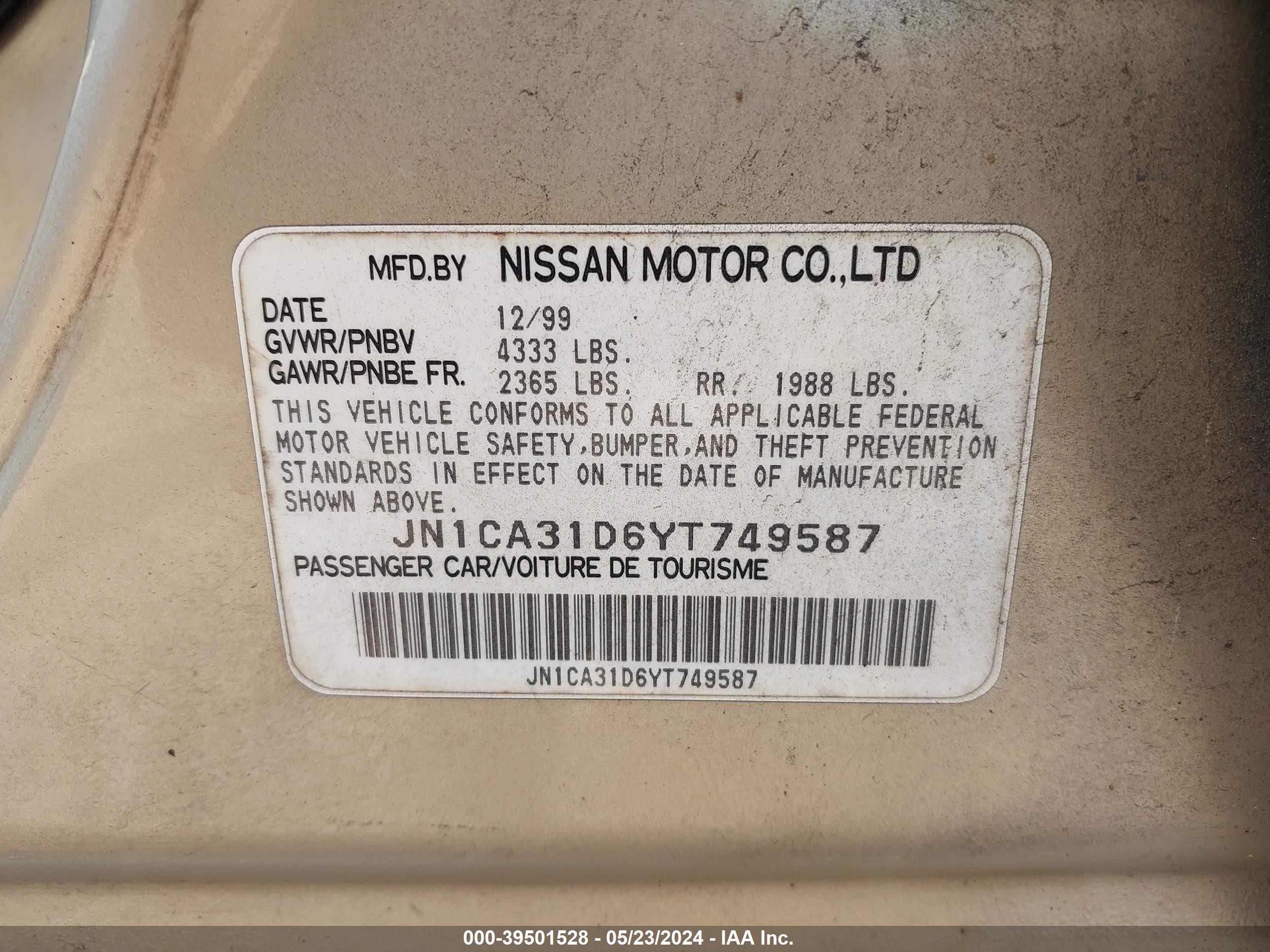 Photo 8 VIN: JN1CA31D6YT749587 - NISSAN MAXIMA 