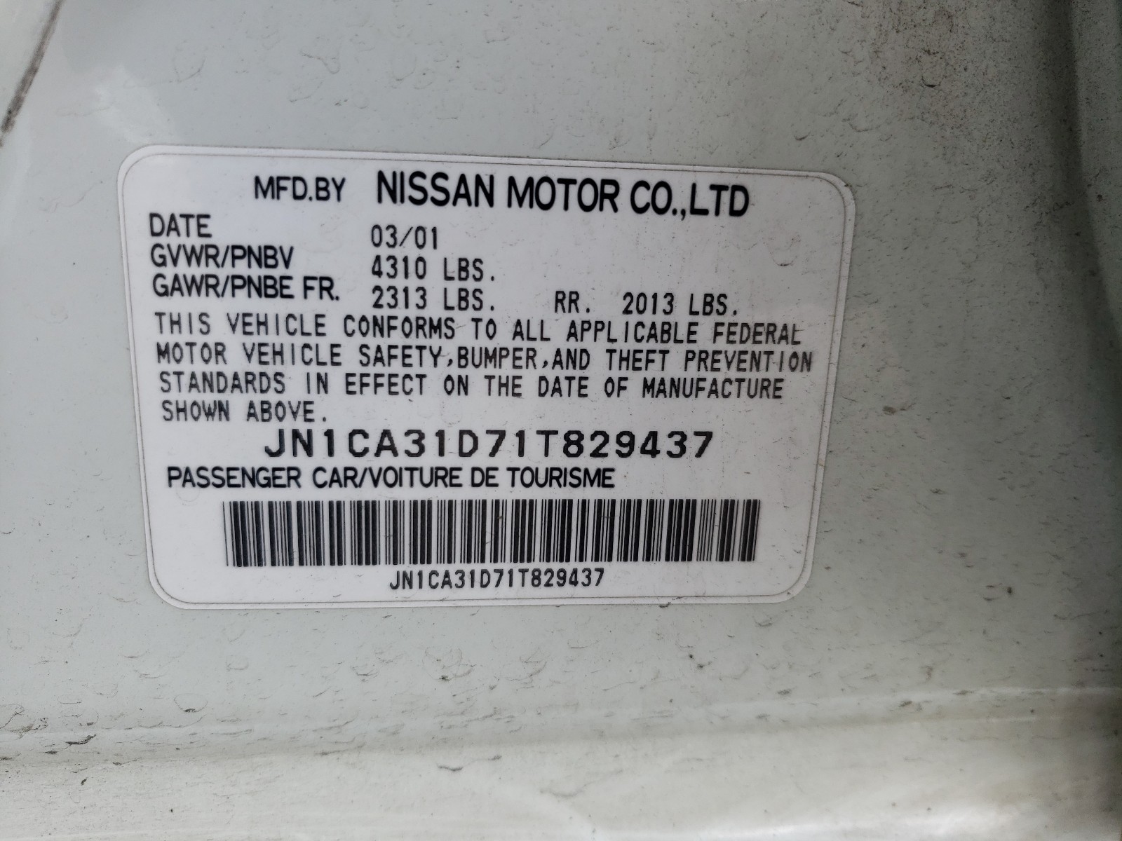 Photo 9 VIN: JN1CA31D71T829437 - NISSAN MAXIMA GXE 