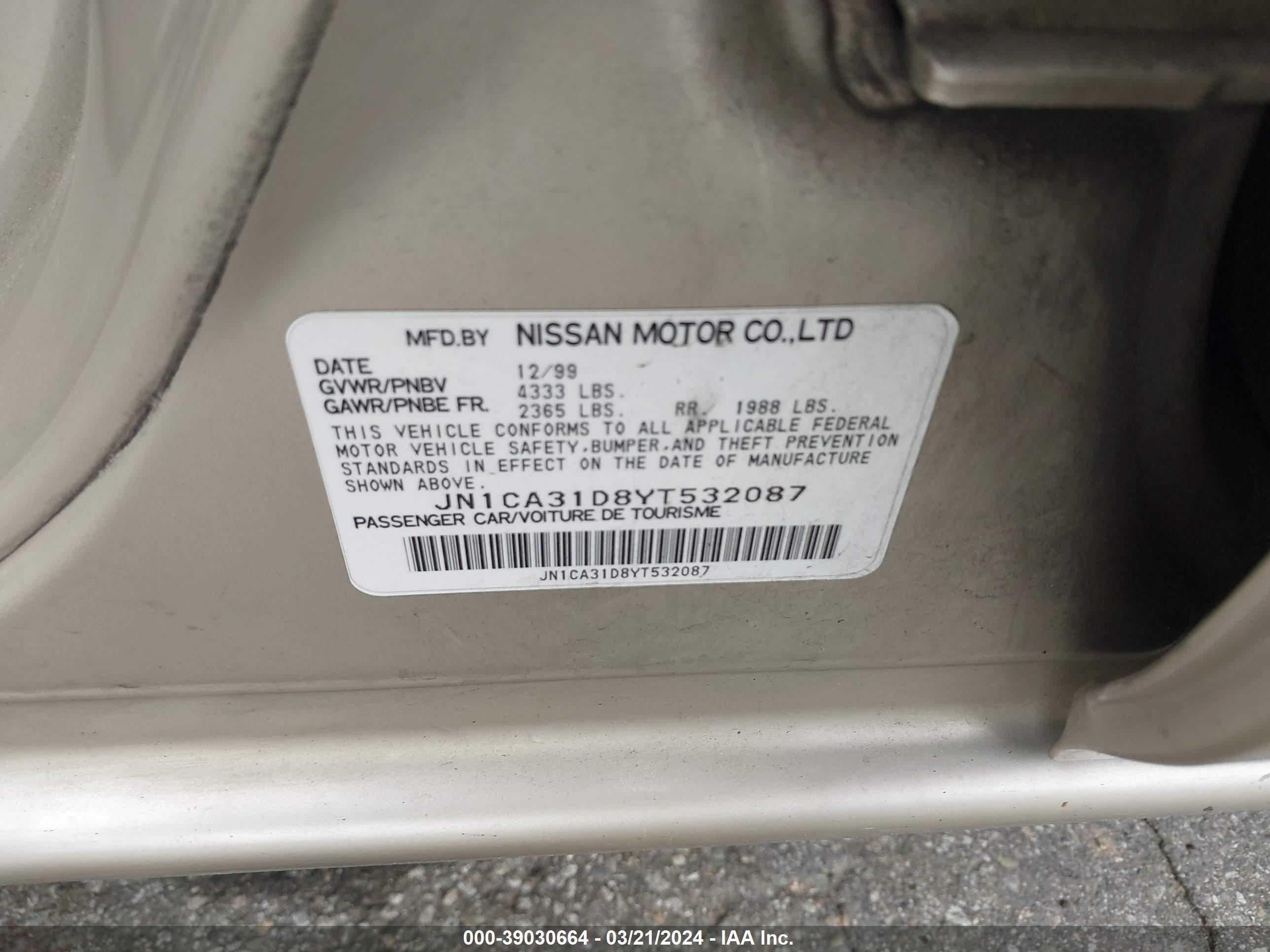 Photo 8 VIN: JN1CA31D8YT532087 - NISSAN MAXIMA 