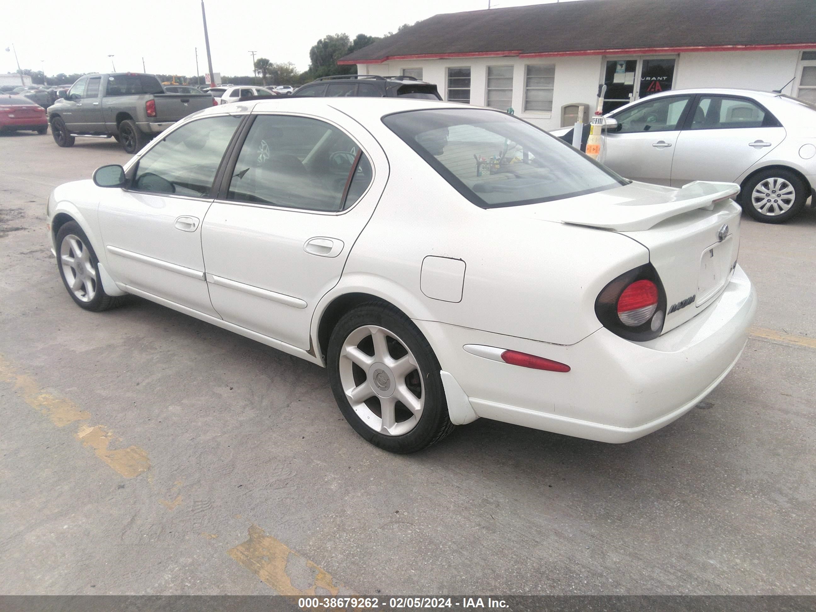 Photo 2 VIN: JN1CA31D91T837961 - NISSAN MAXIMA 