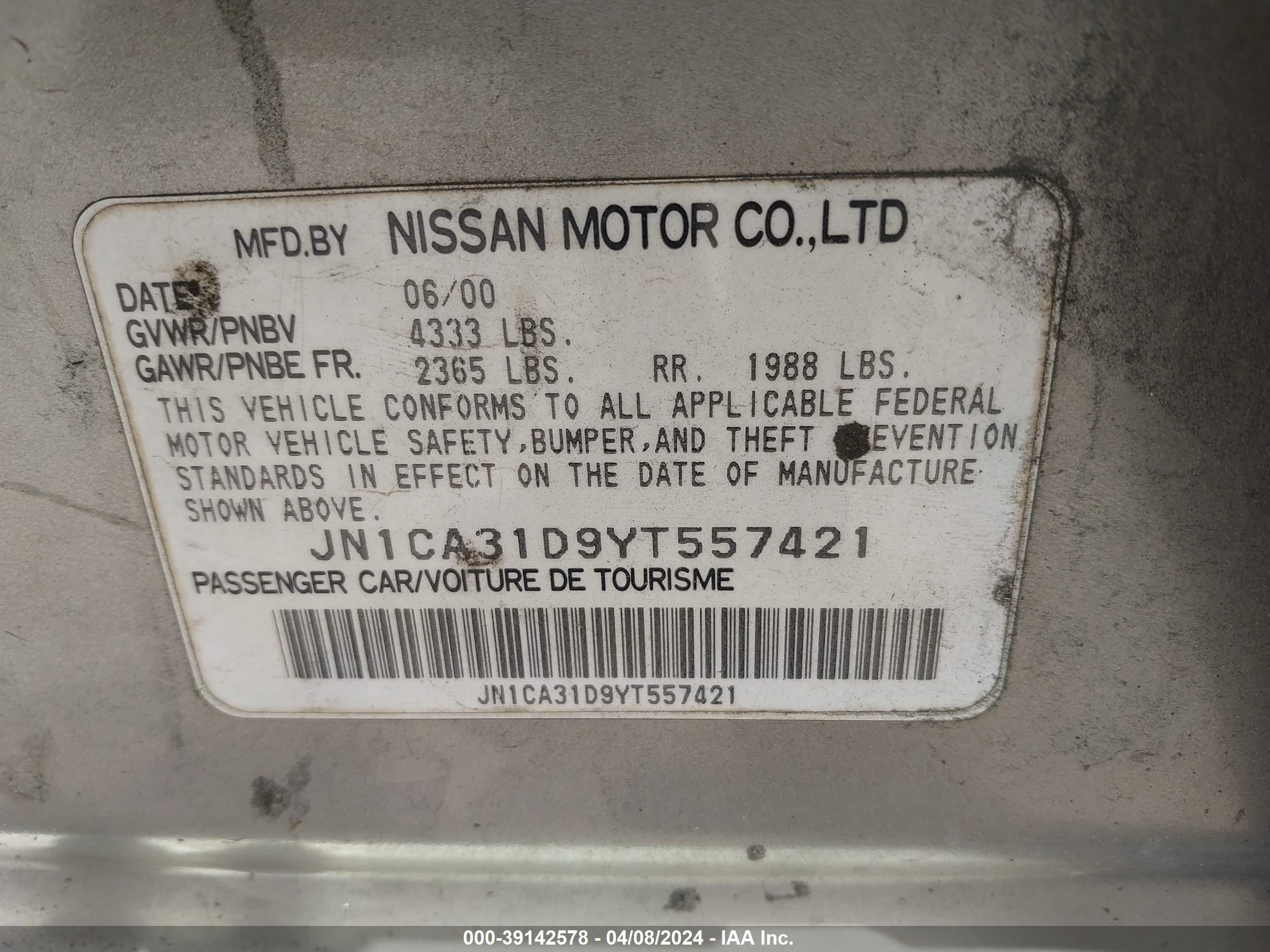 Photo 8 VIN: JN1CA31D9YT557421 - NISSAN MAXIMA 