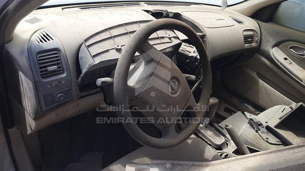 Photo 10 VIN: JN1CA31S02T571438 - NISSAN MAXIMA 