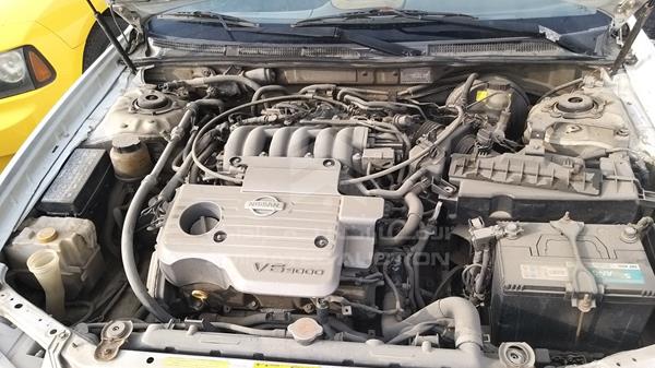 Photo 31 VIN: JN1CA31S3YT280747 - NISSAN MAXIMA 