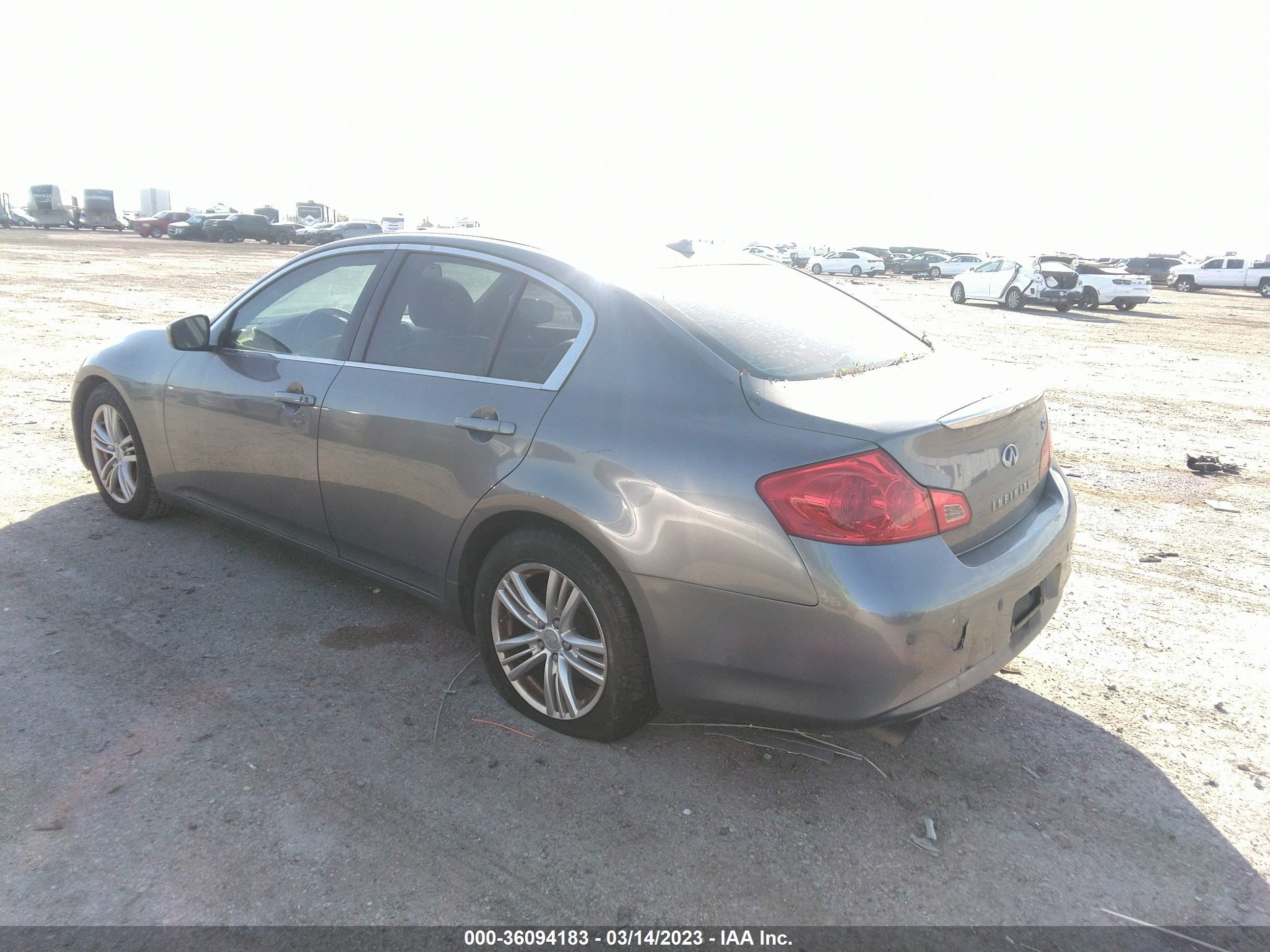 Photo 2 VIN: JN1CV6AP0BM503636 - INFINITI G 