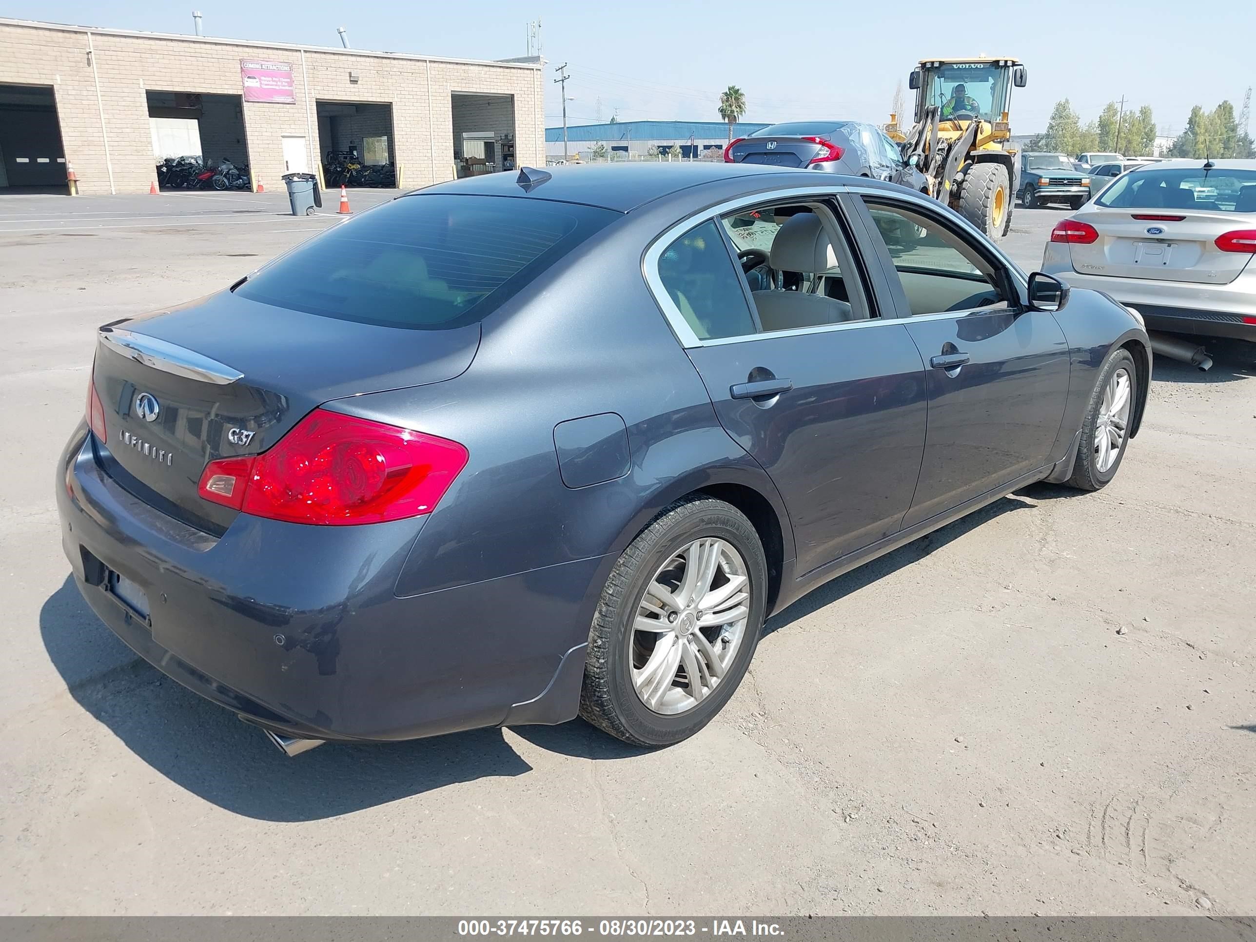 Photo 3 VIN: JN1CV6AP0DM712152 - INFINITI G 