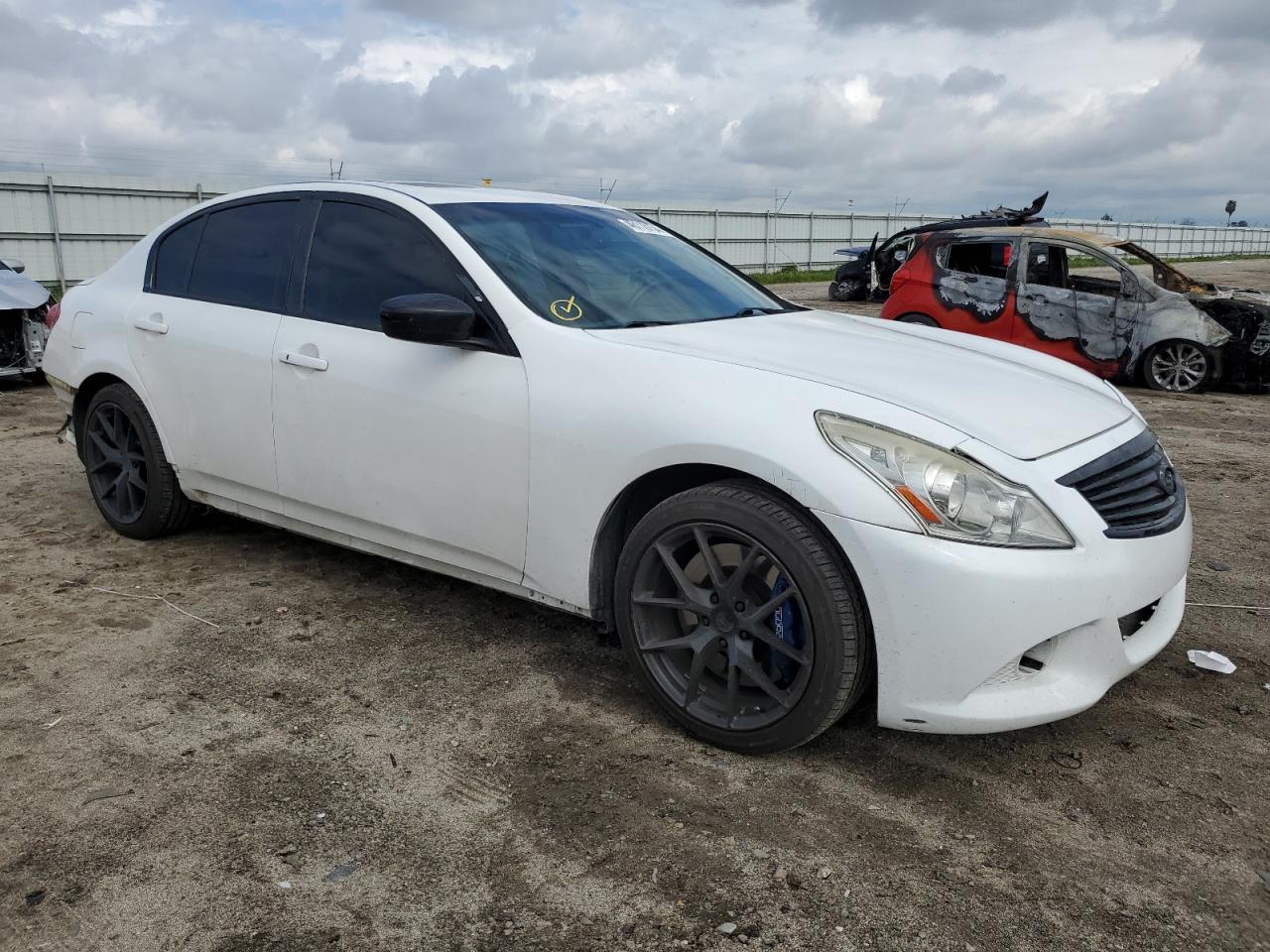 Photo 3 VIN: JN1CV6AP0DM713737 - INFINITI G 