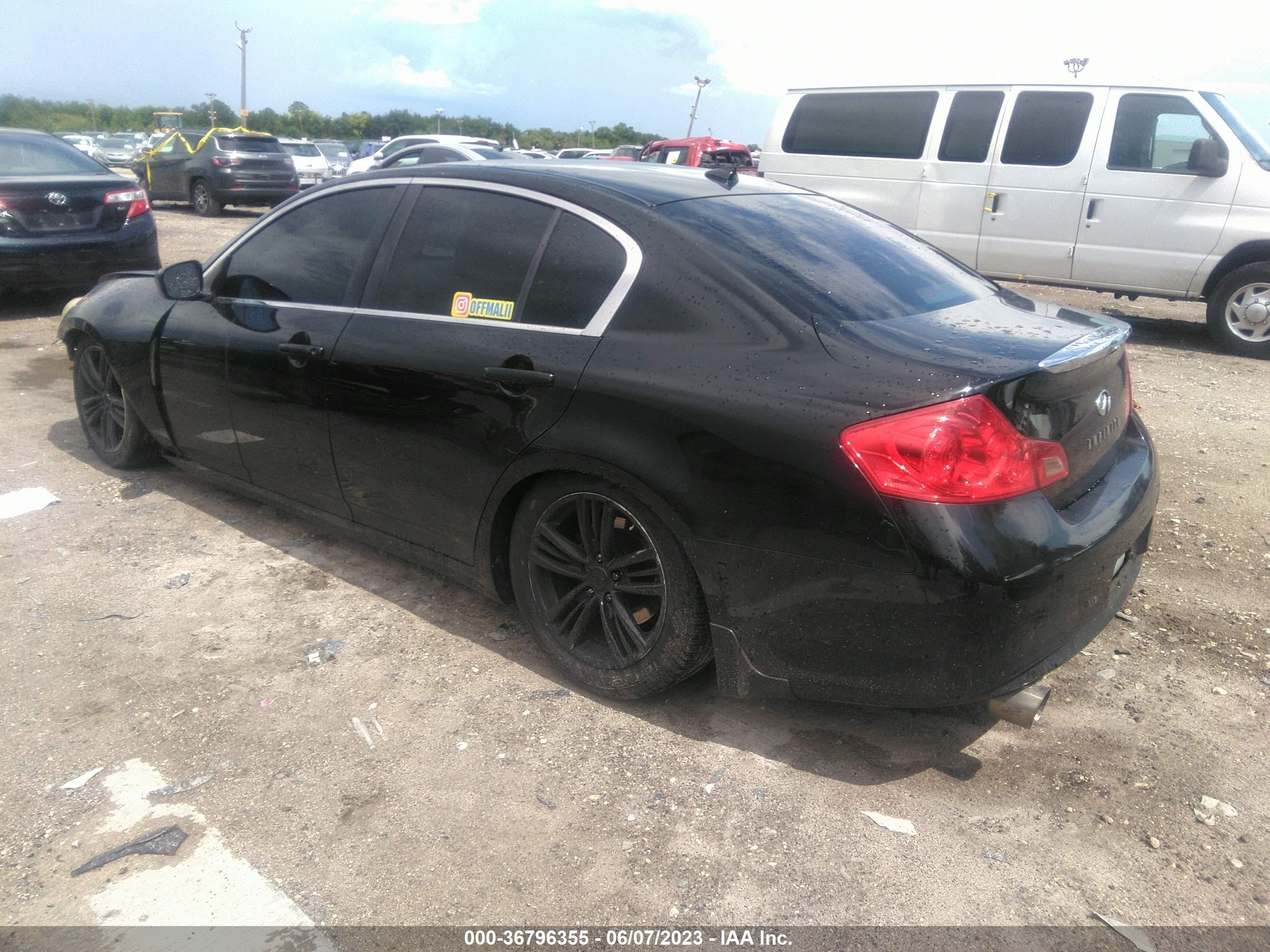 Photo 2 VIN: JN1CV6AP0DM713754 - INFINITI G 