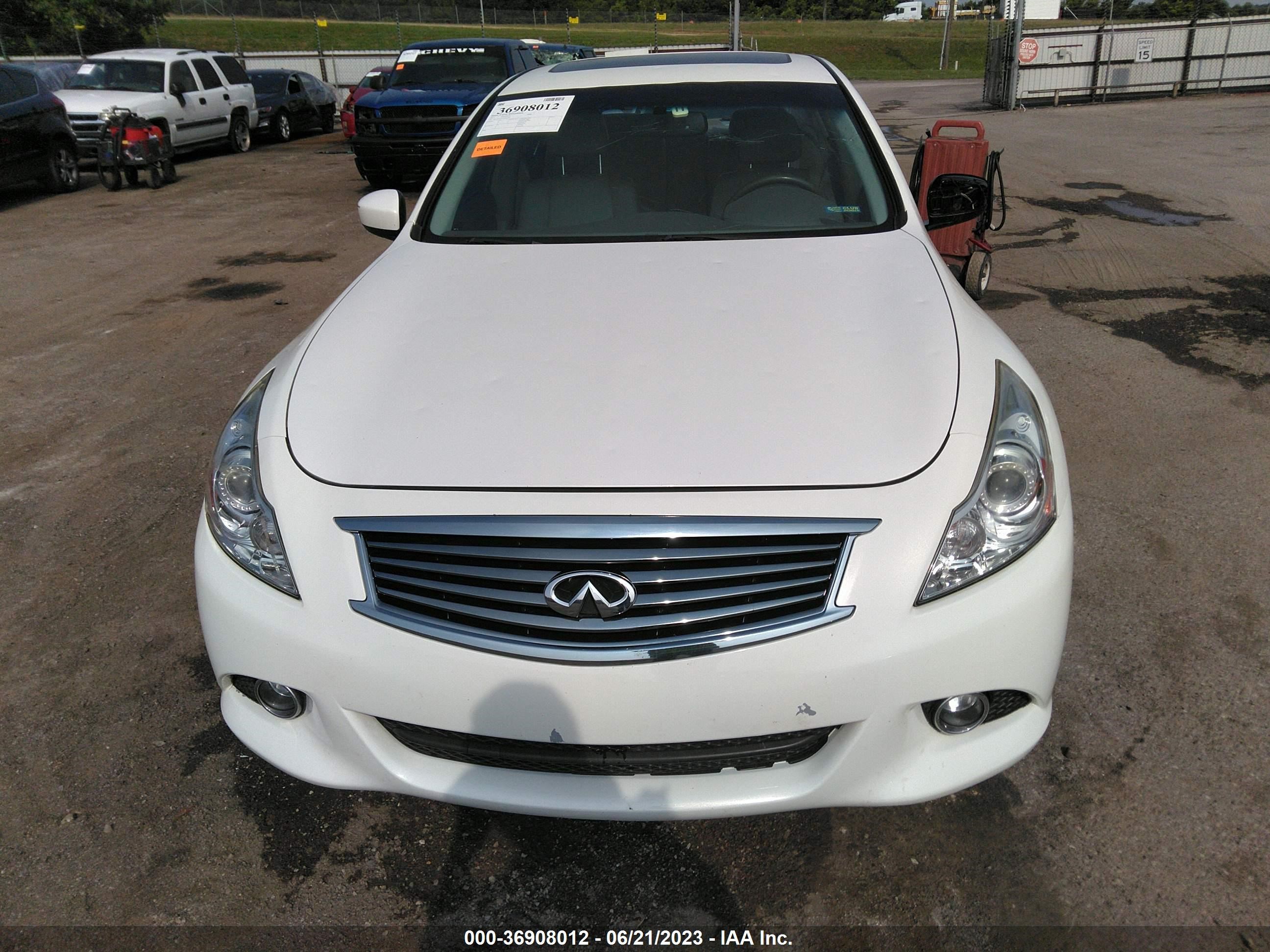 Photo 11 VIN: JN1CV6AP0FM500399 - INFINITI Q40 