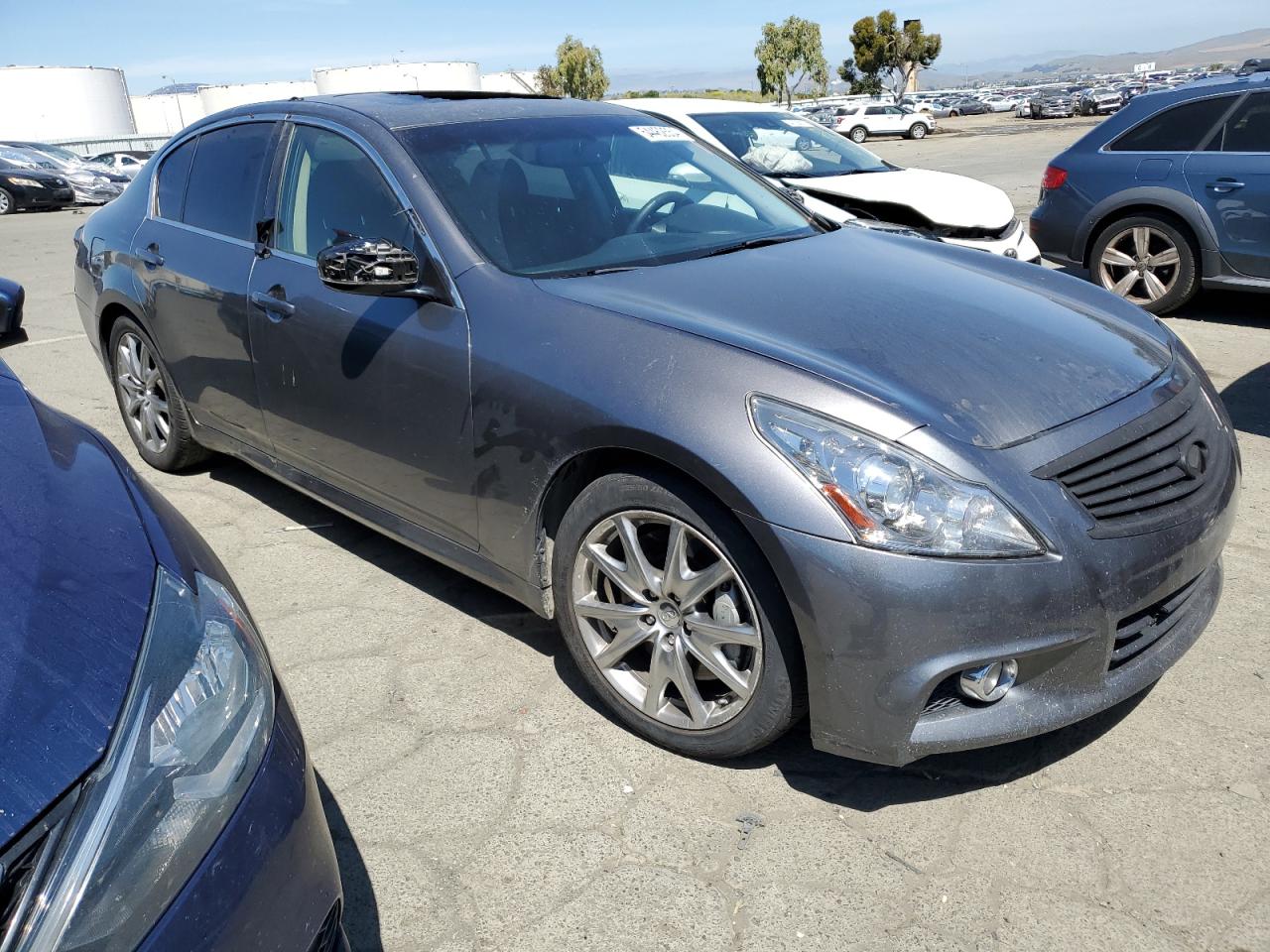 Photo 3 VIN: JN1CV6AP1CM623026 - INFINITI G 