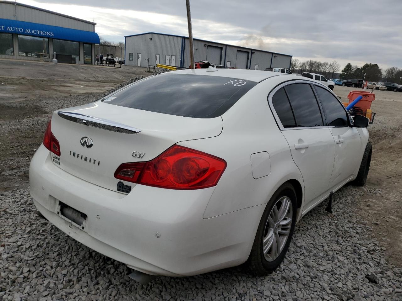 Photo 2 VIN: JN1CV6AP1DM711642 - INFINITI G 