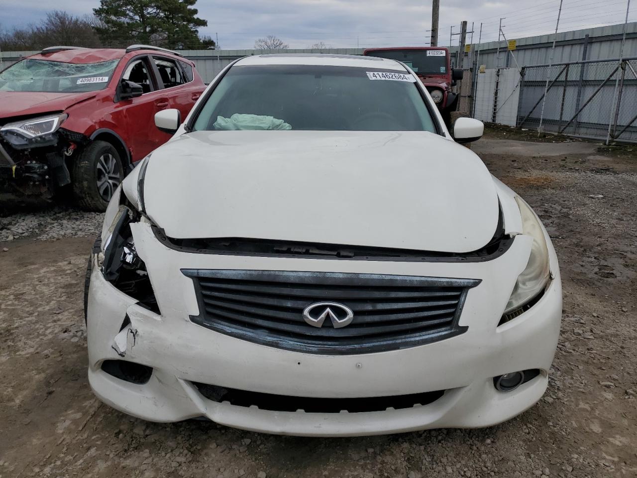 Photo 4 VIN: JN1CV6AP1DM711642 - INFINITI G 