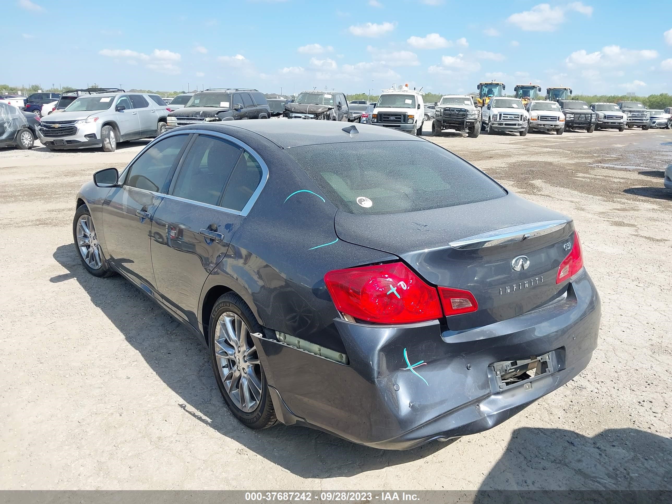 Photo 2 VIN: JN1CV6AP1DM719630 - INFINITI G 