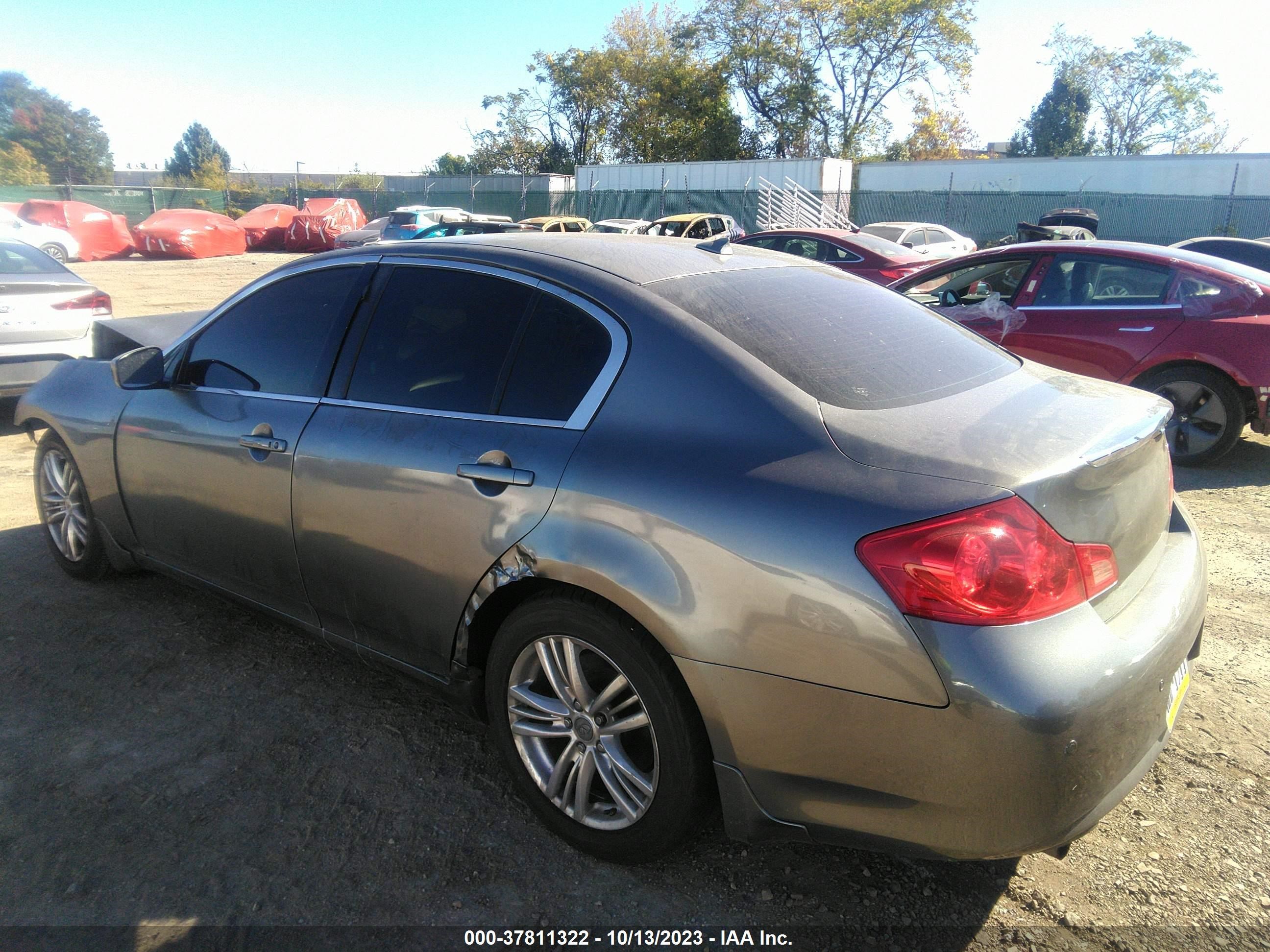 Photo 2 VIN: JN1CV6AP2BM507140 - INFINITI G 