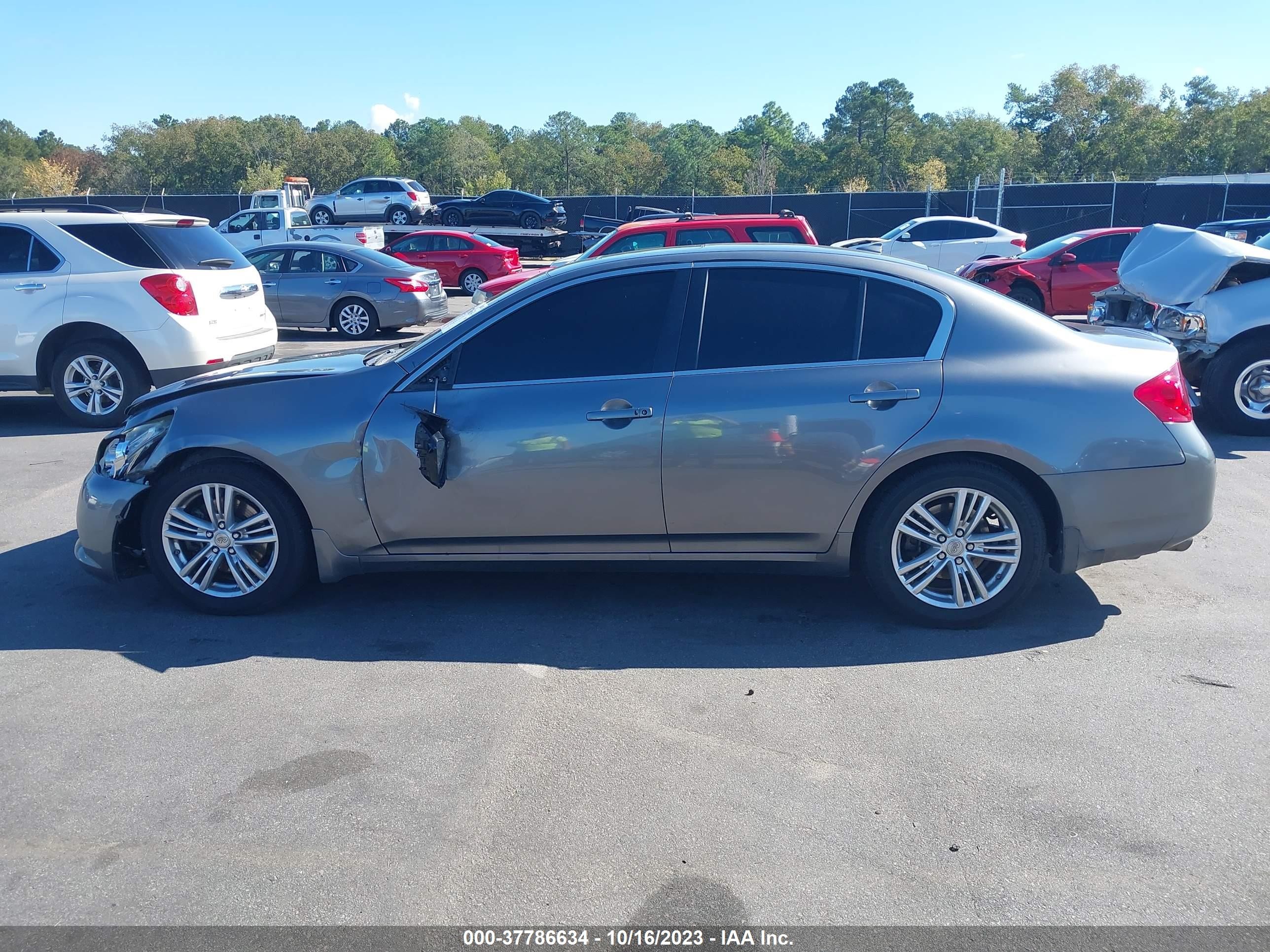 Photo 13 VIN: JN1CV6AP2DM717840 - INFINITI G 