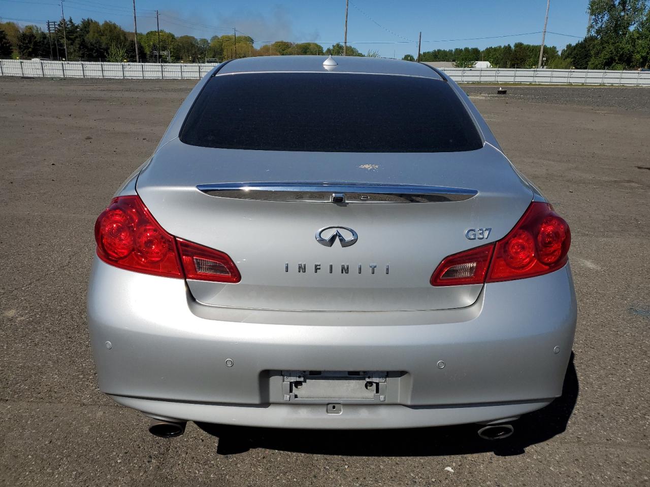 Photo 5 VIN: JN1CV6AP3AM202339 - INFINITI G 