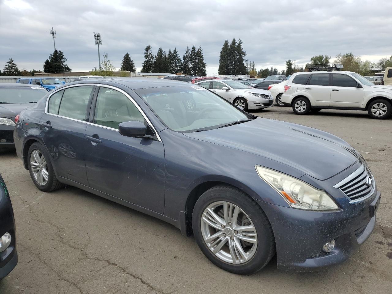 Photo 3 VIN: JN1CV6AP3AM404839 - INFINITI G 