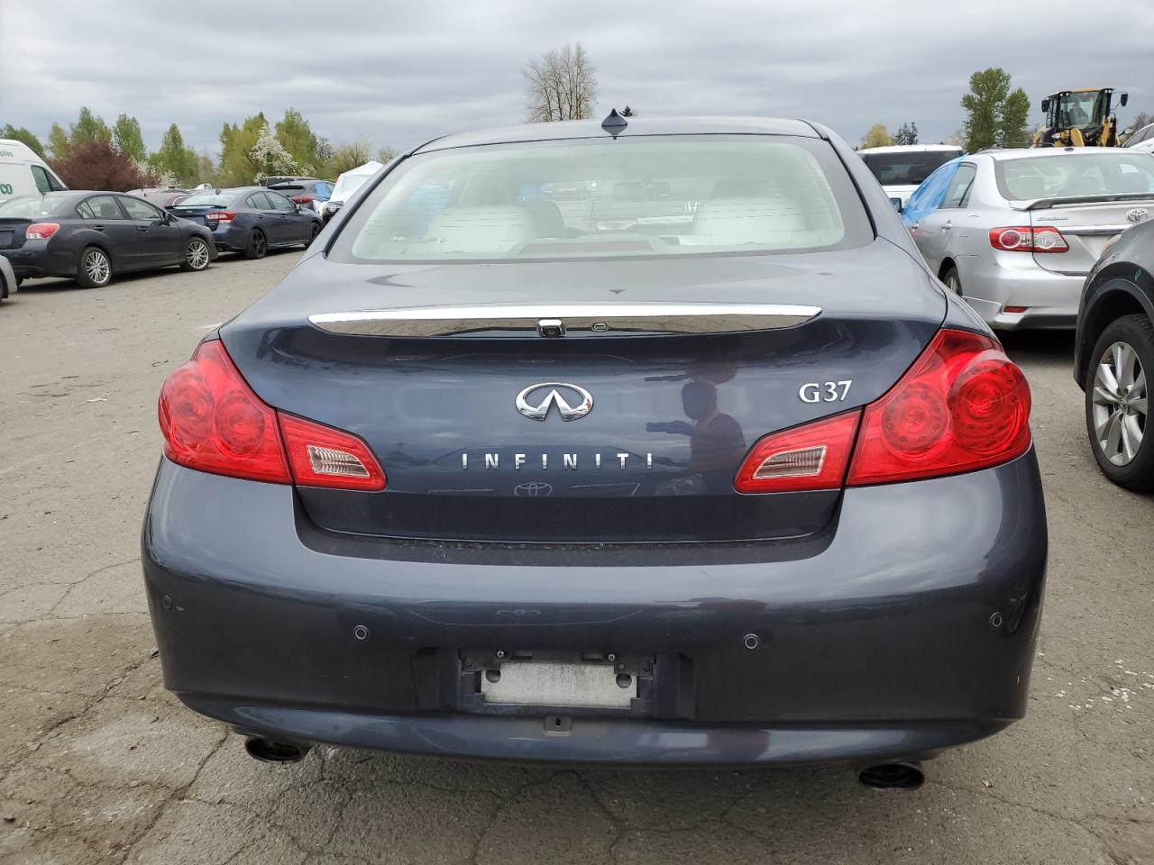 Photo 5 VIN: JN1CV6AP3AM404839 - INFINITI G 