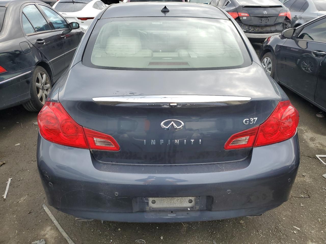 Photo 5 VIN: JN1CV6AP3BM302412 - INFINITI G 