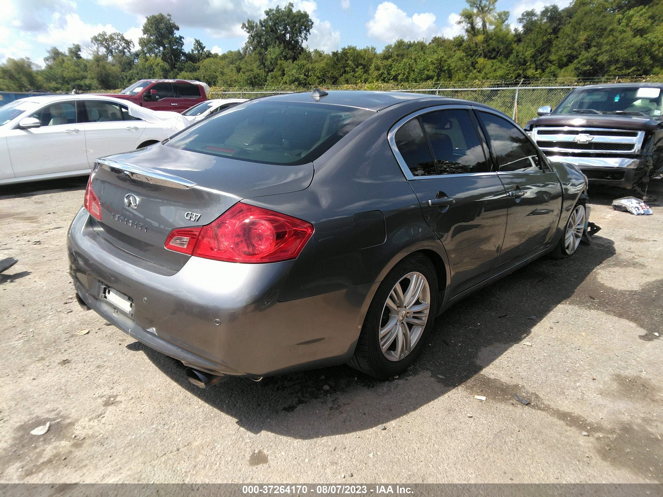 Photo 3 VIN: JN1CV6AP3CM623738 - INFINITI G 