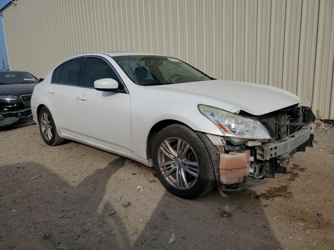 Photo 3 VIN: JN1CV6AP3CM628633 - INFINITI G 