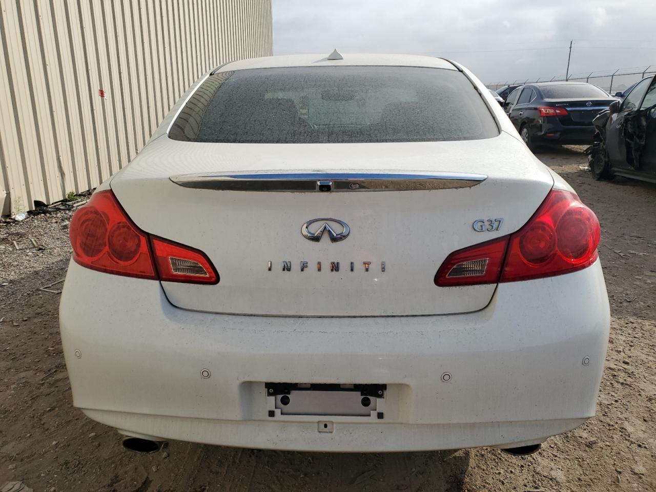 Photo 5 VIN: JN1CV6AP3CM628633 - INFINITI G 