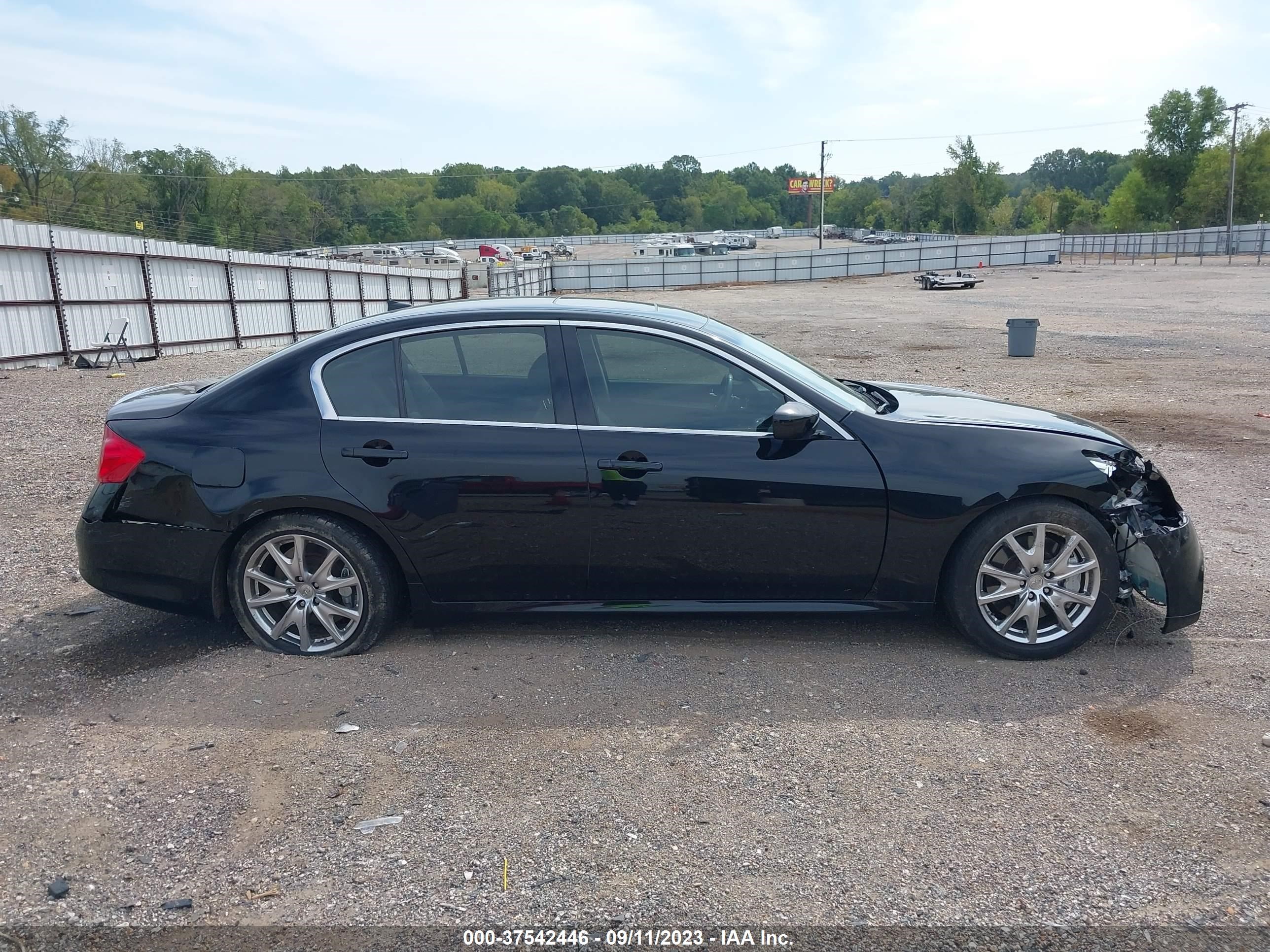 Photo 13 VIN: JN1CV6AP4AM200096 - INFINITI G 