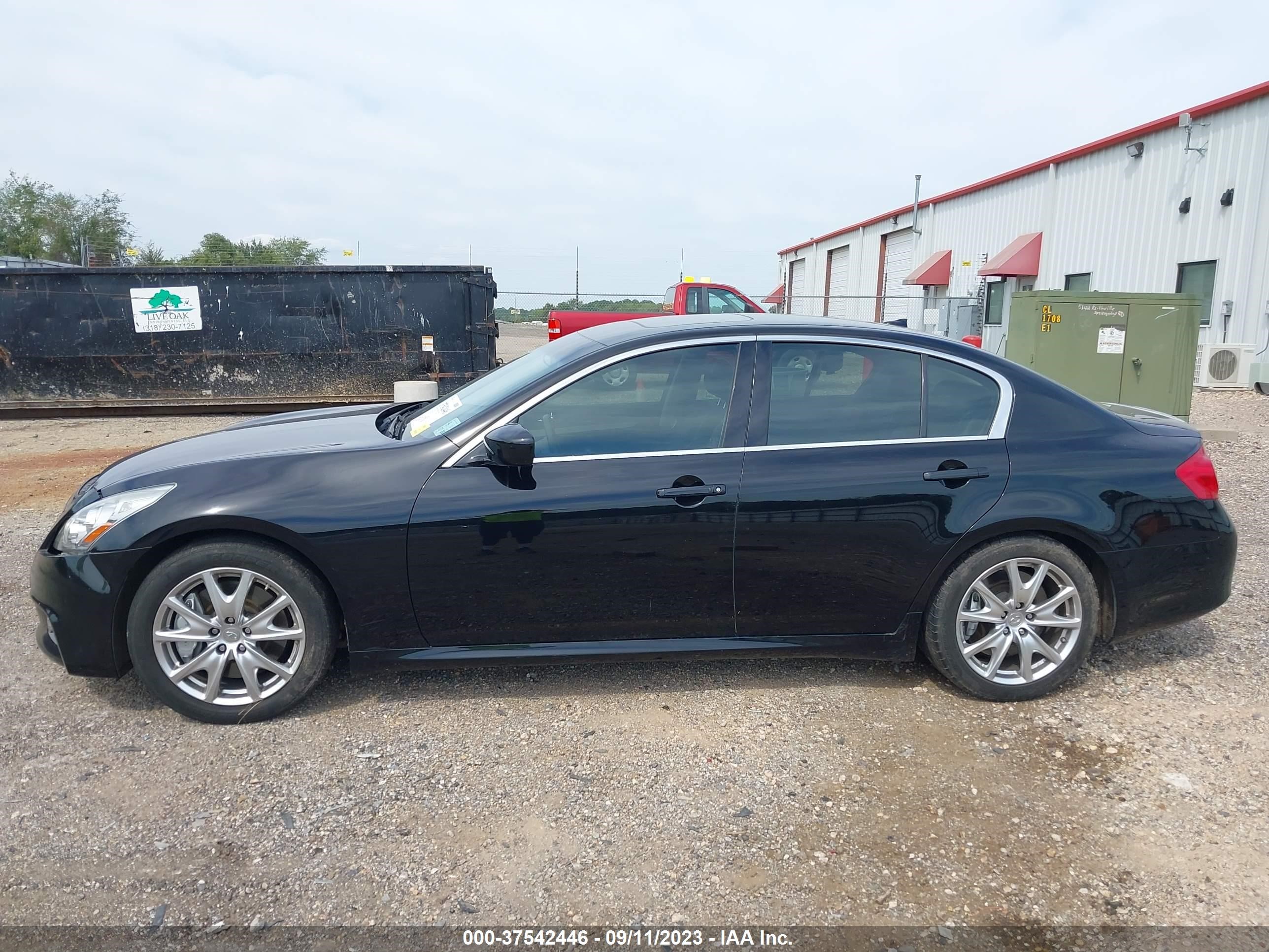 Photo 14 VIN: JN1CV6AP4AM200096 - INFINITI G 