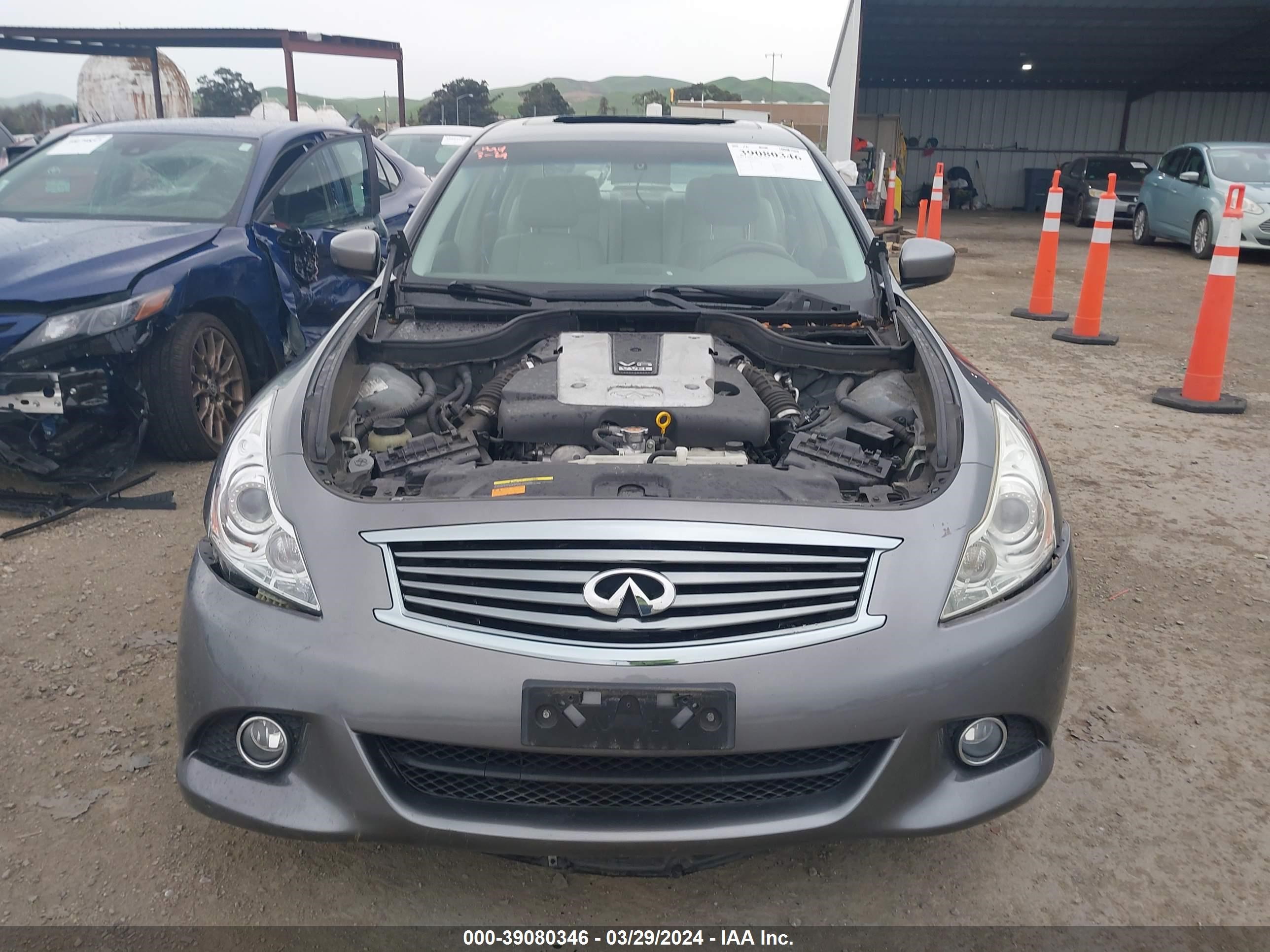 Photo 11 VIN: JN1CV6AP4AM402064 - INFINITI G 