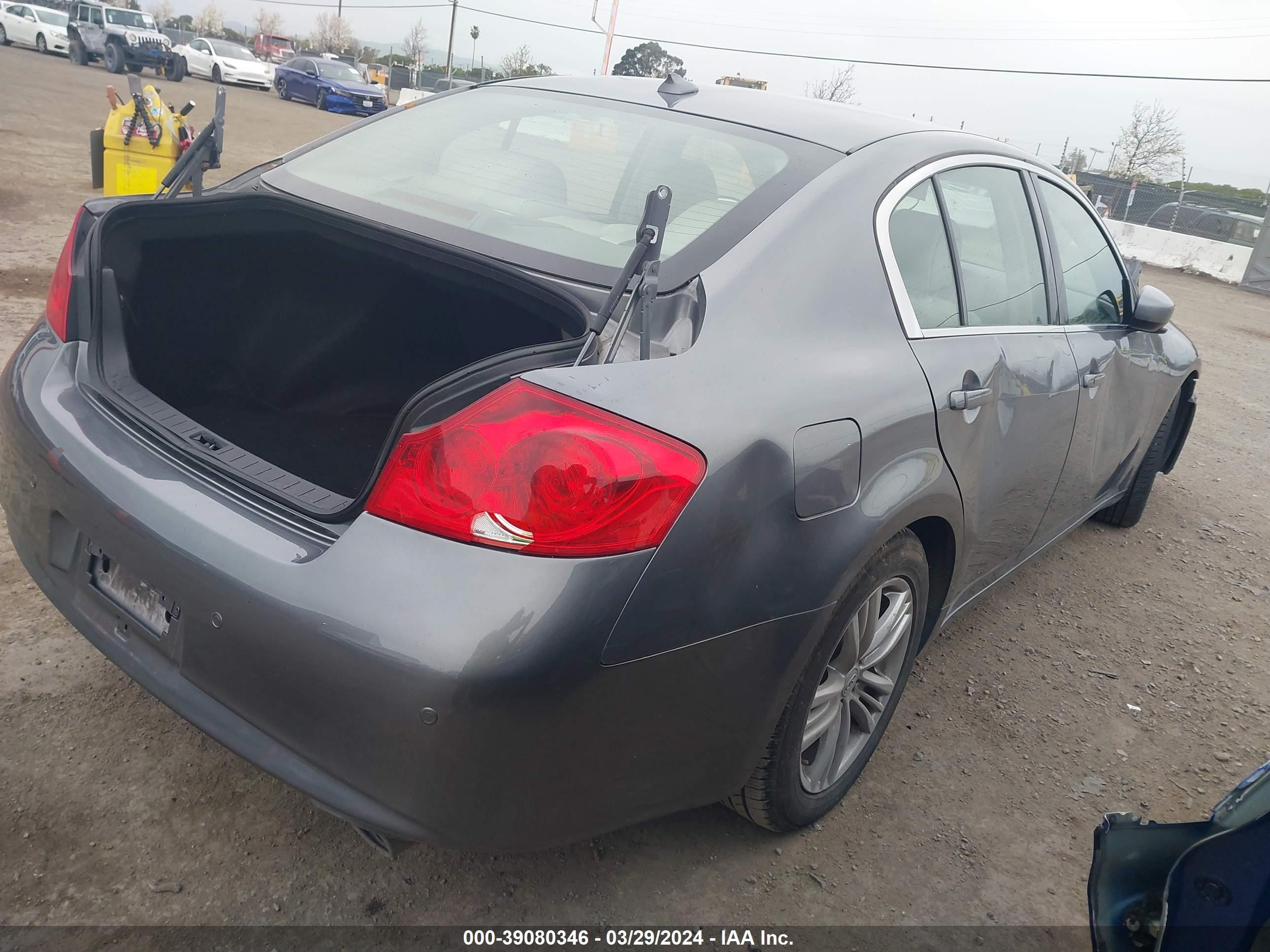 Photo 3 VIN: JN1CV6AP4AM402064 - INFINITI G 