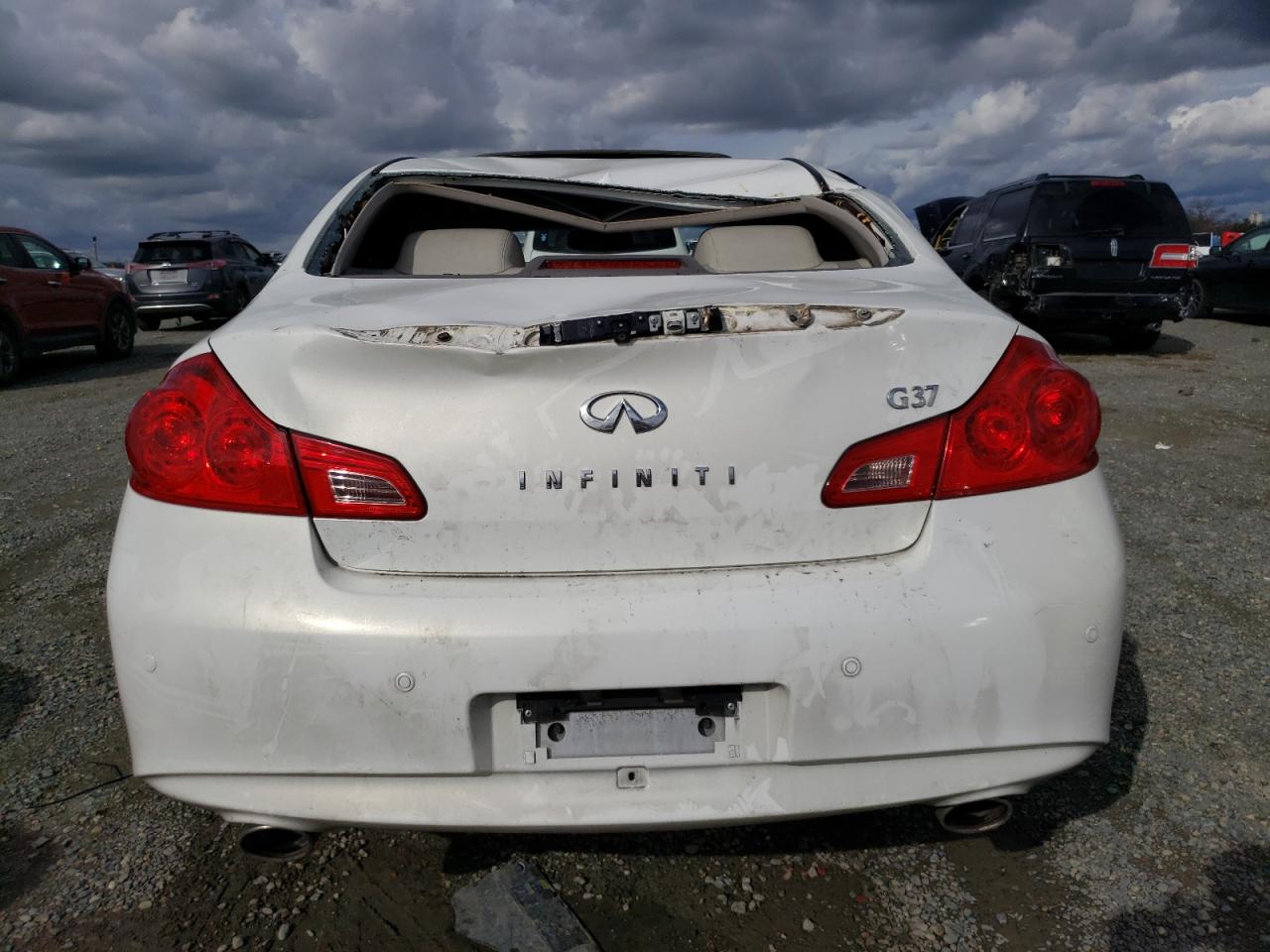 Photo 5 VIN: JN1CV6AP4CM622257 - INFINITI G 