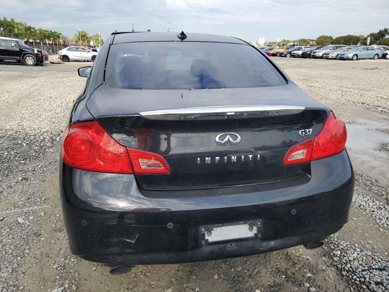 Photo 5 VIN: JN1CV6AP4DM724983 - INFINITI G 